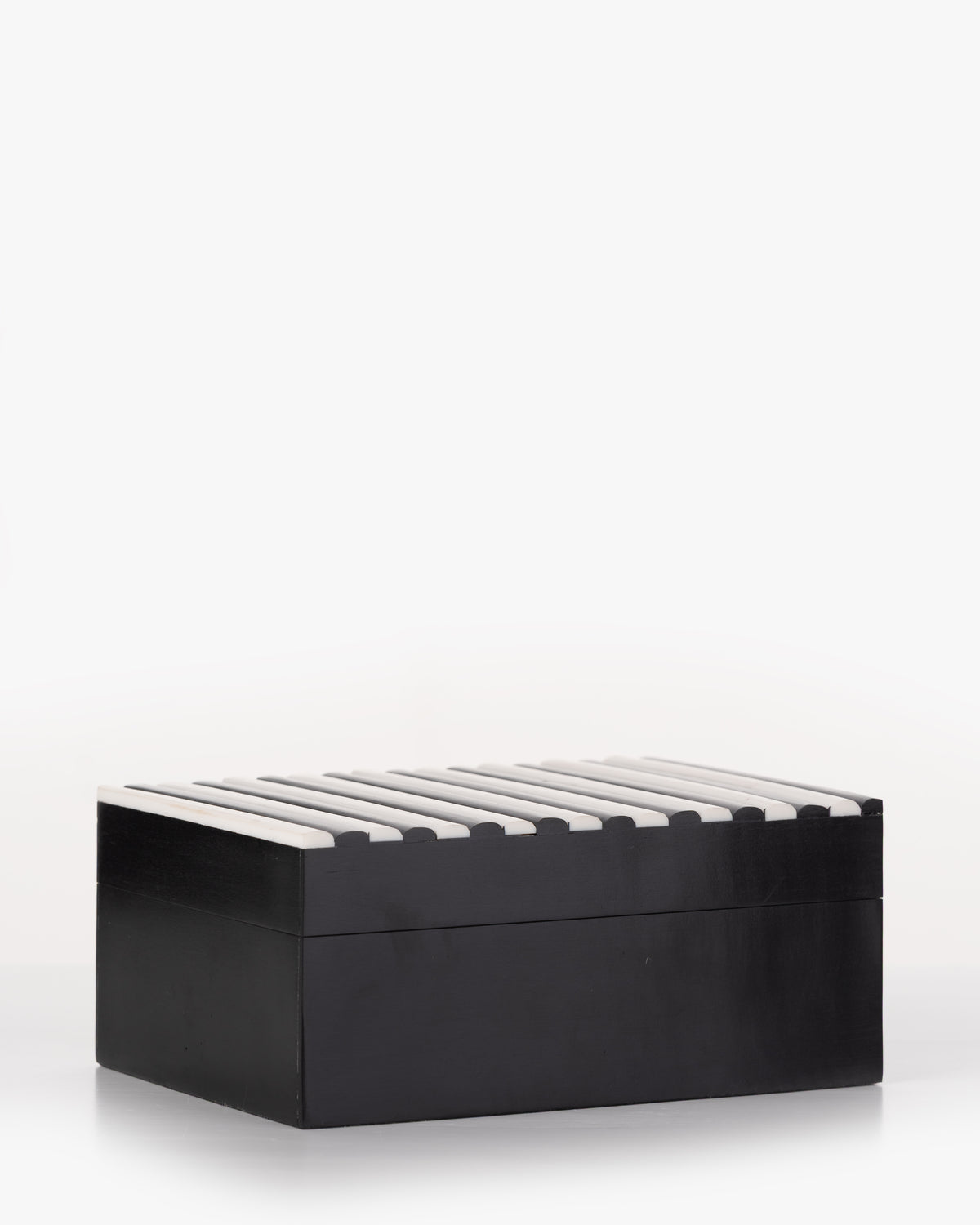 Collector's Cove Ebony & Ivory Box