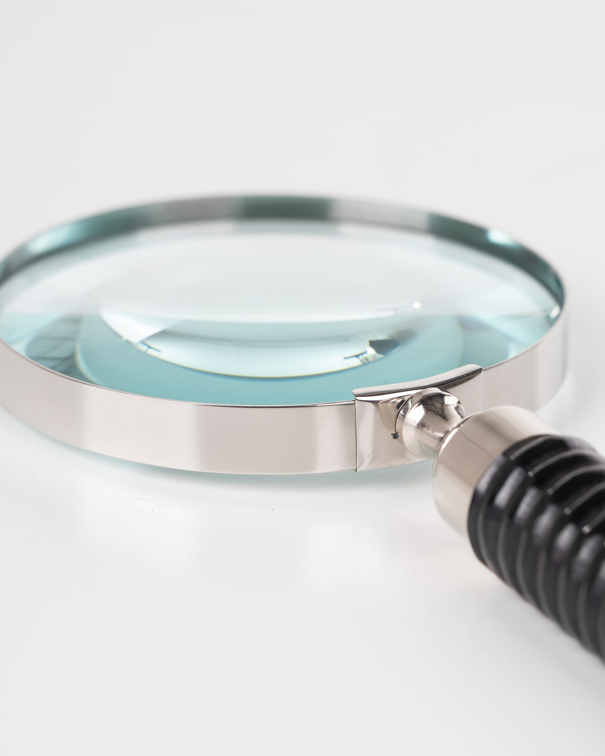 Collector's Cove Safari Magnifying Glass