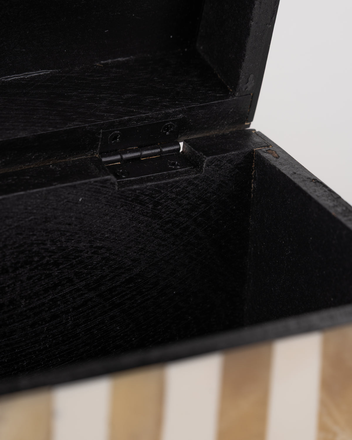 Collector's Cove Deco Ivory Box