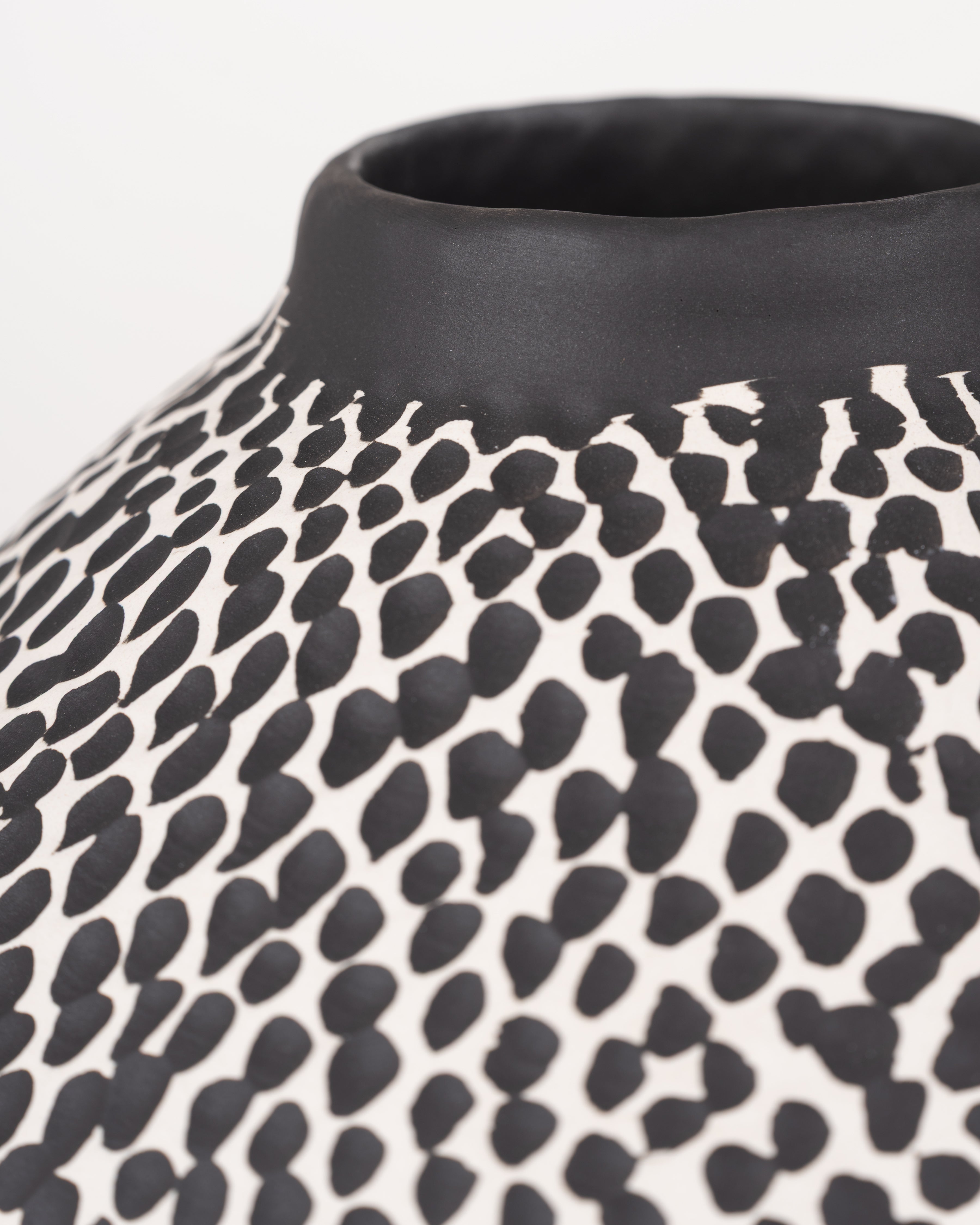 Ink & Ivory Vase | Large