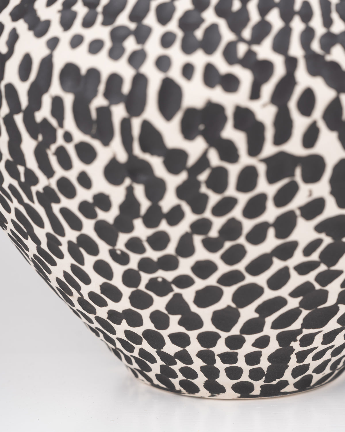 Ink & Ivory Vase | Small