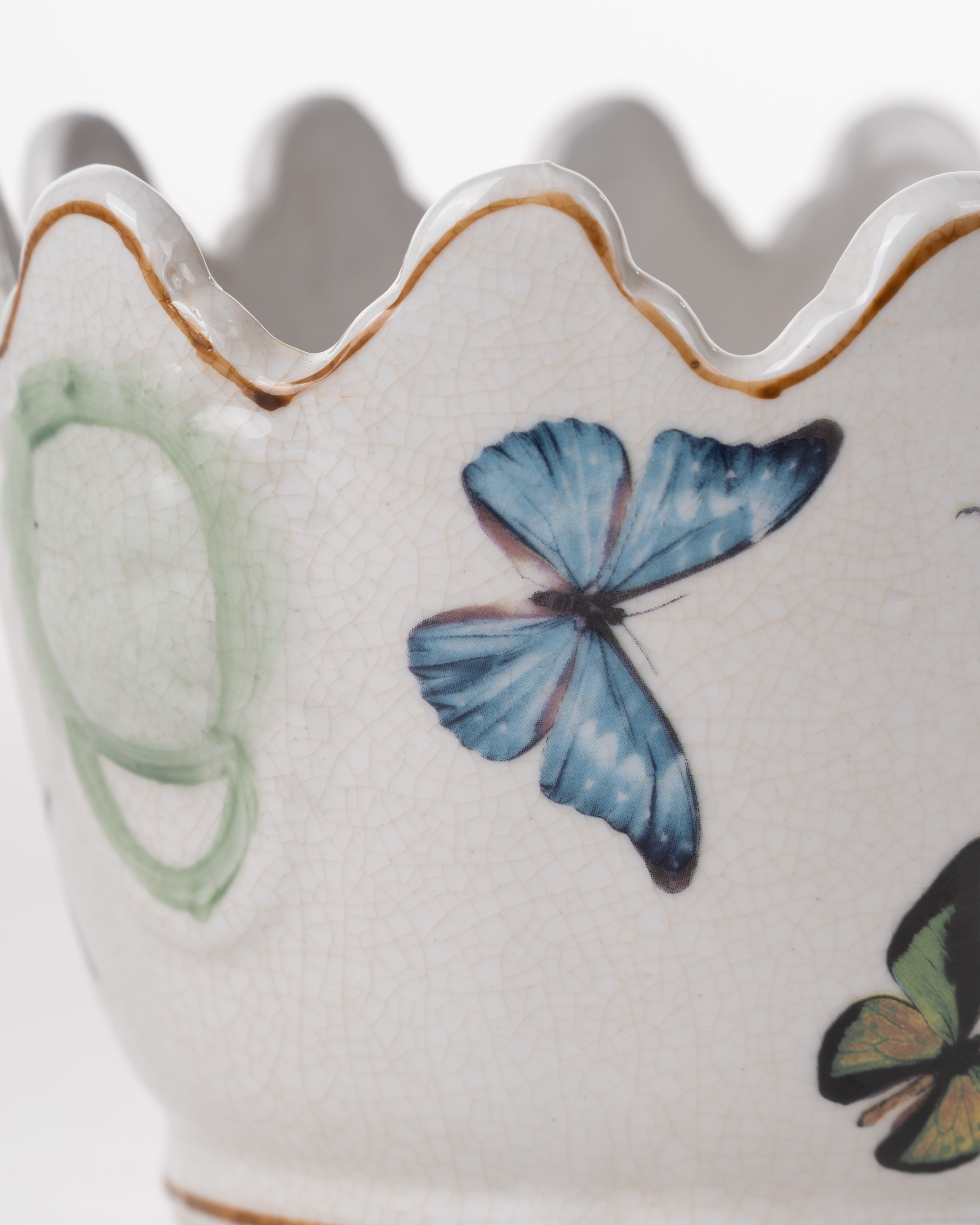 PLANTER OVAL SCALLOP EDGE B/FLY MED