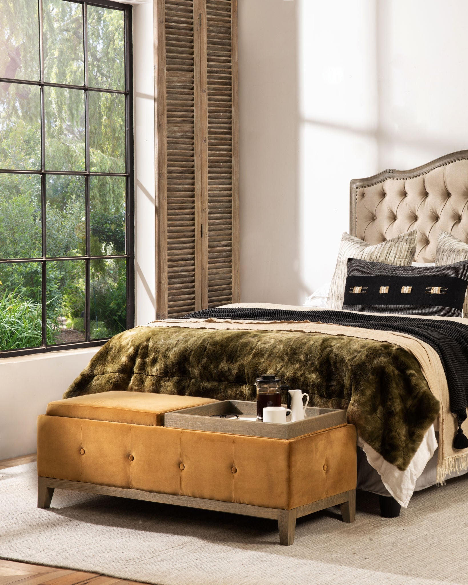 Cleopatra Bedend | Old gold