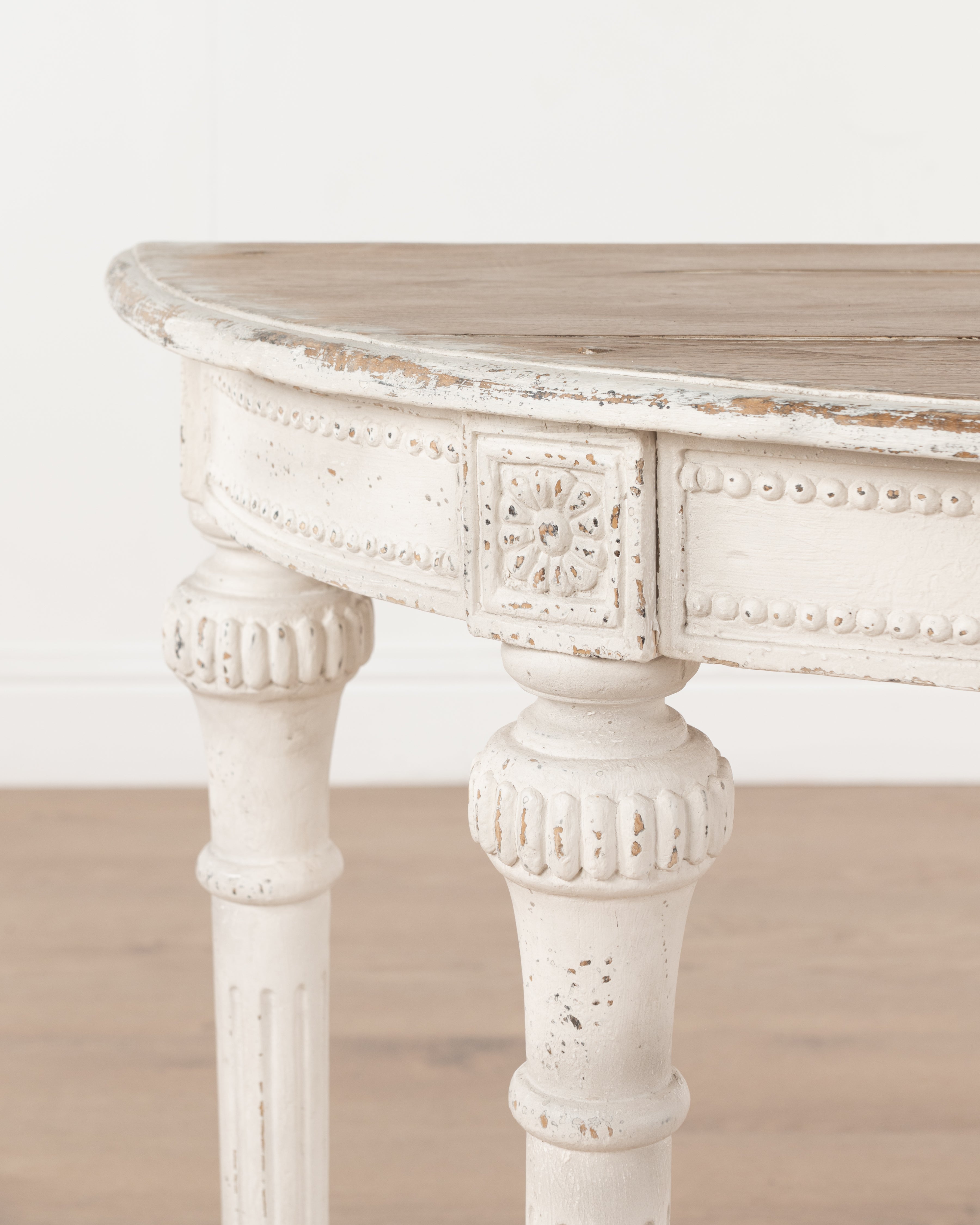 Amarilla Console Table | White