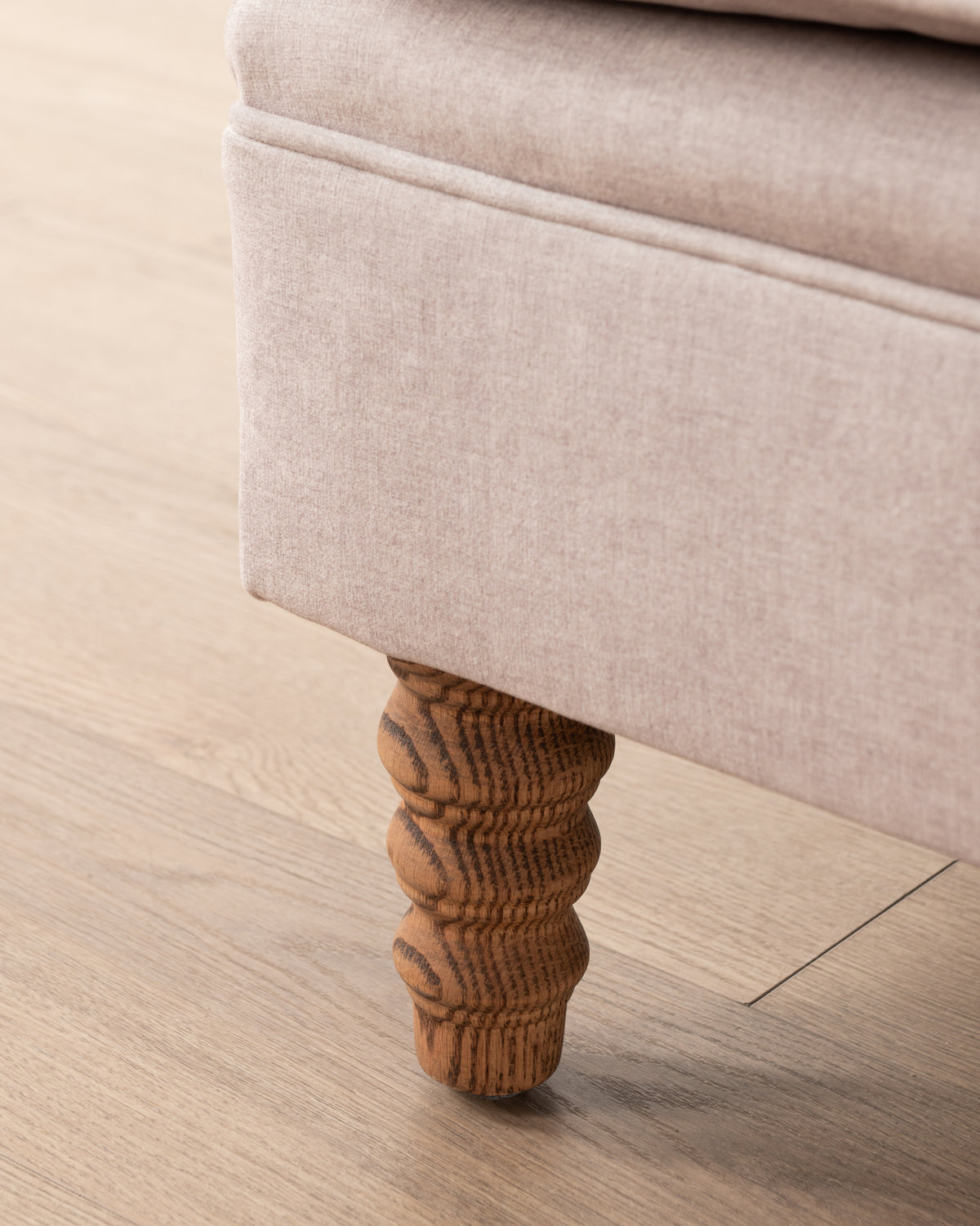 Chelsea Chair | Griffen