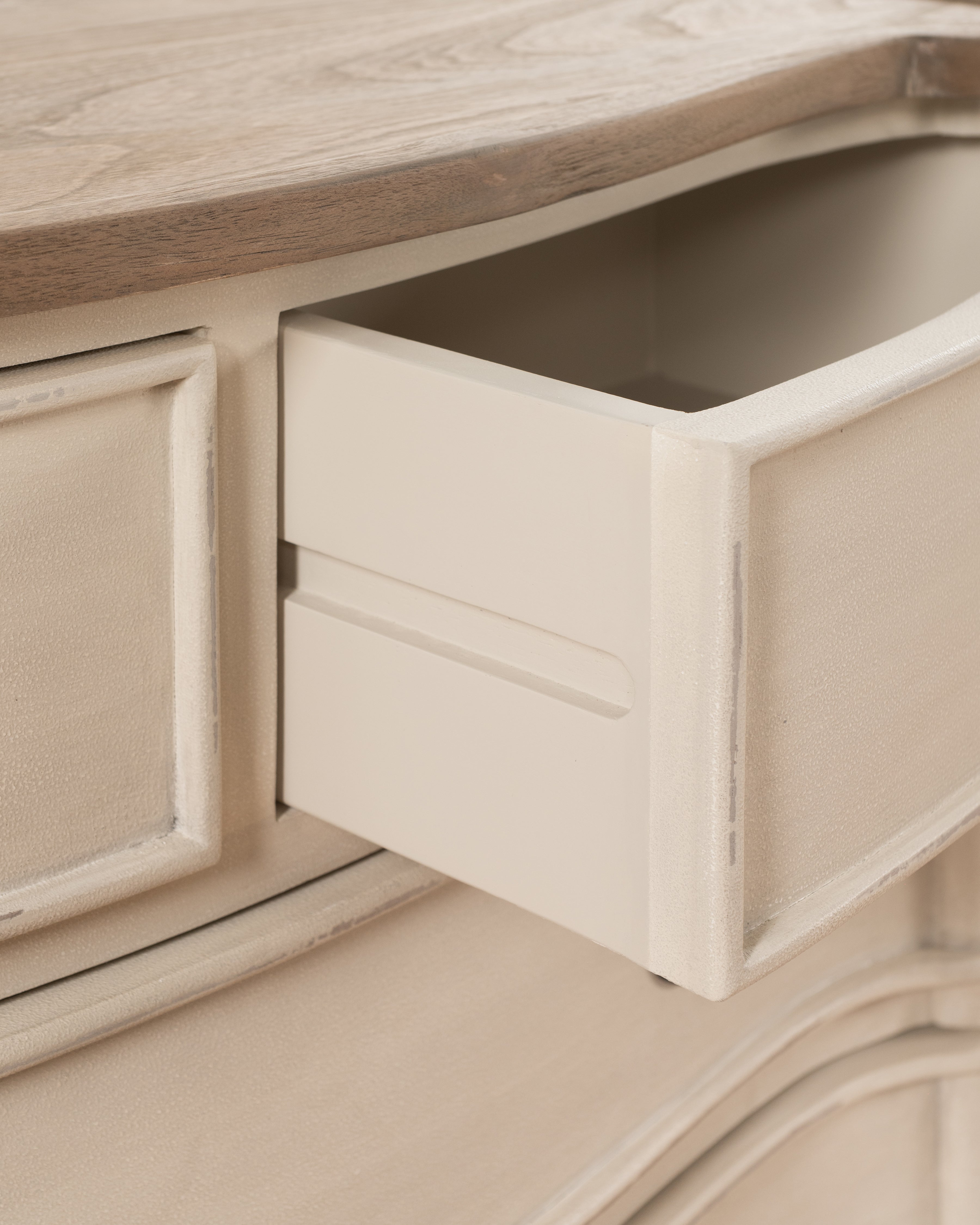 Napoleon Chest | White