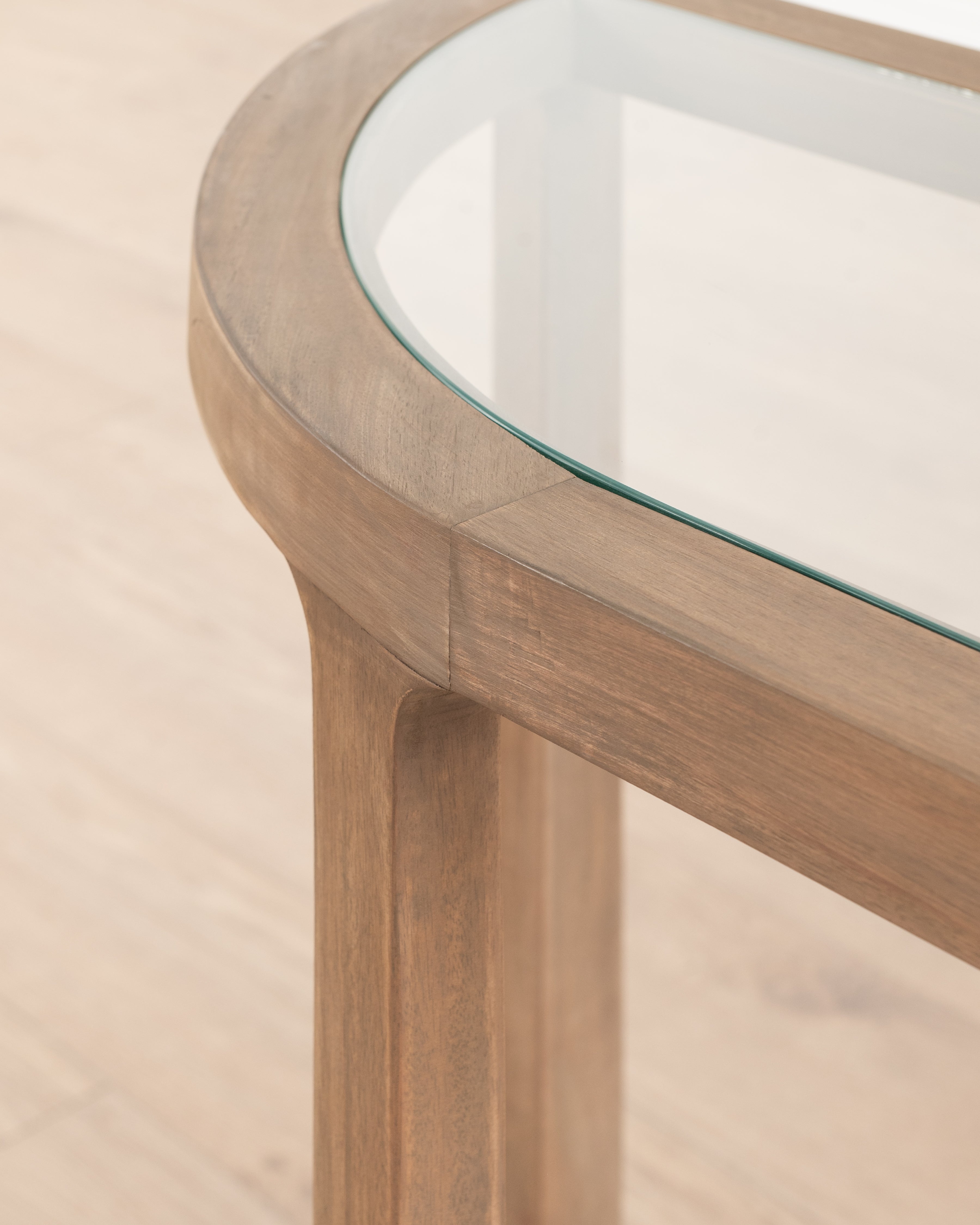 Lucca Halfmoon Console