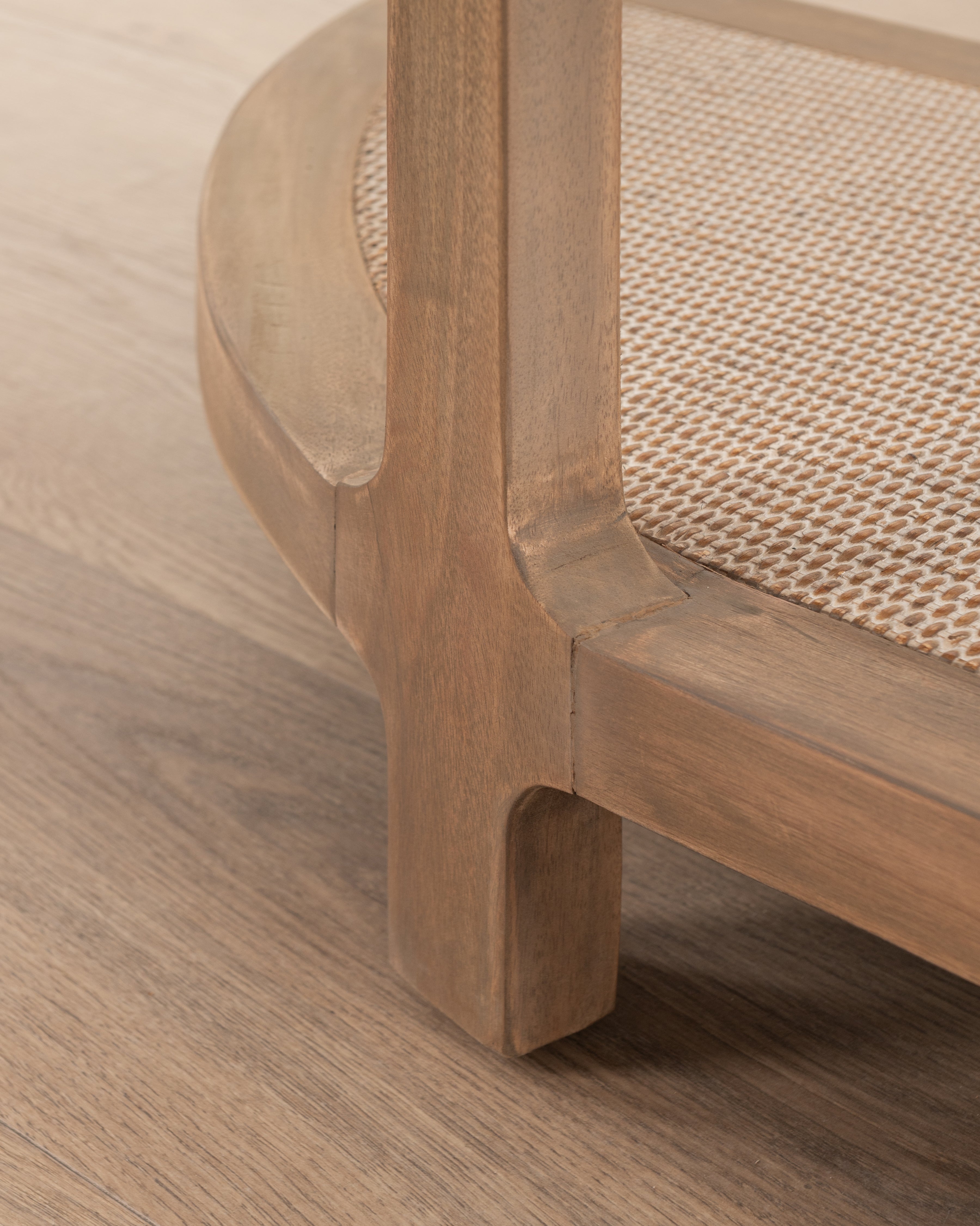 Lucca Halfmoon Console