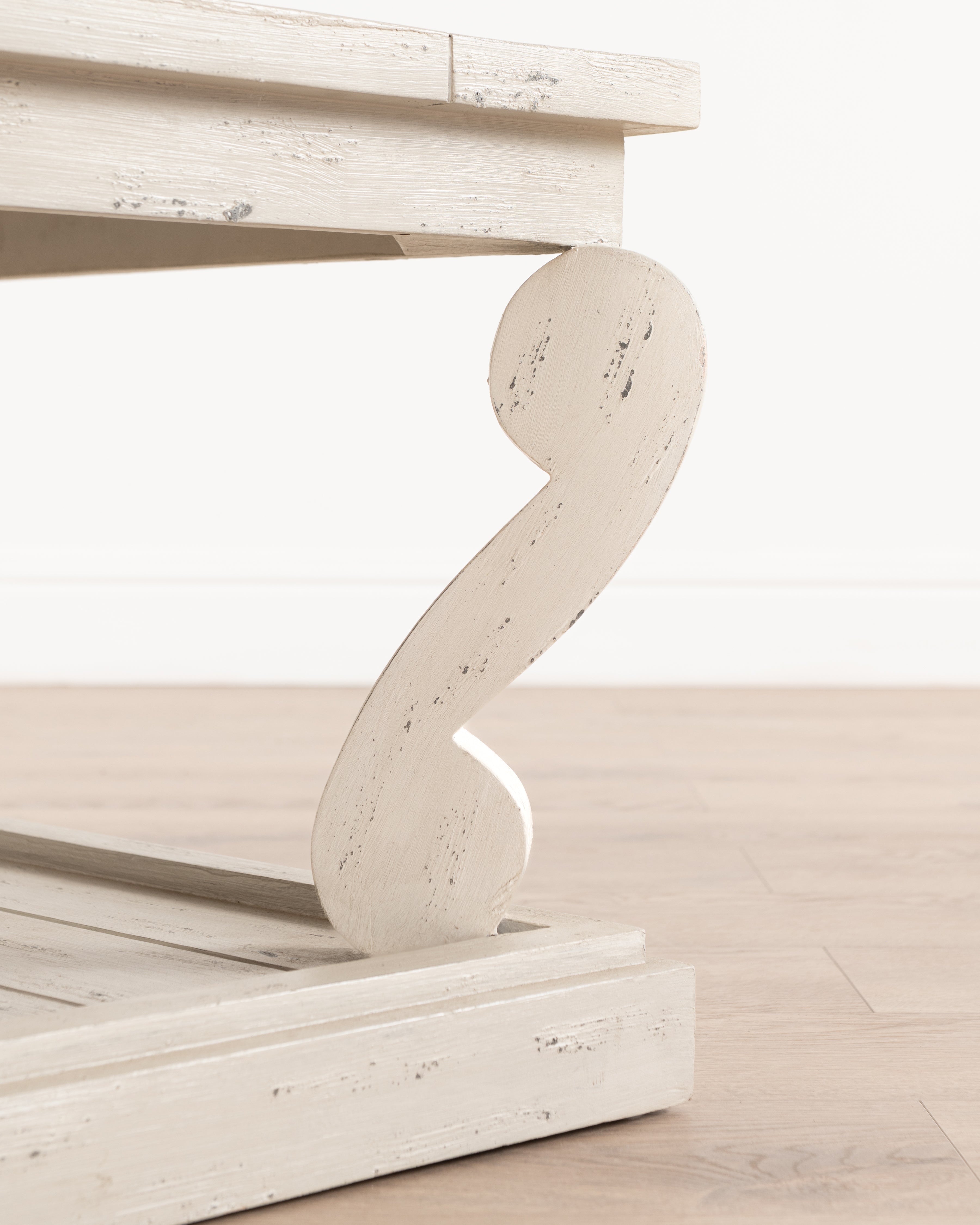 Chamonix coffee table | White