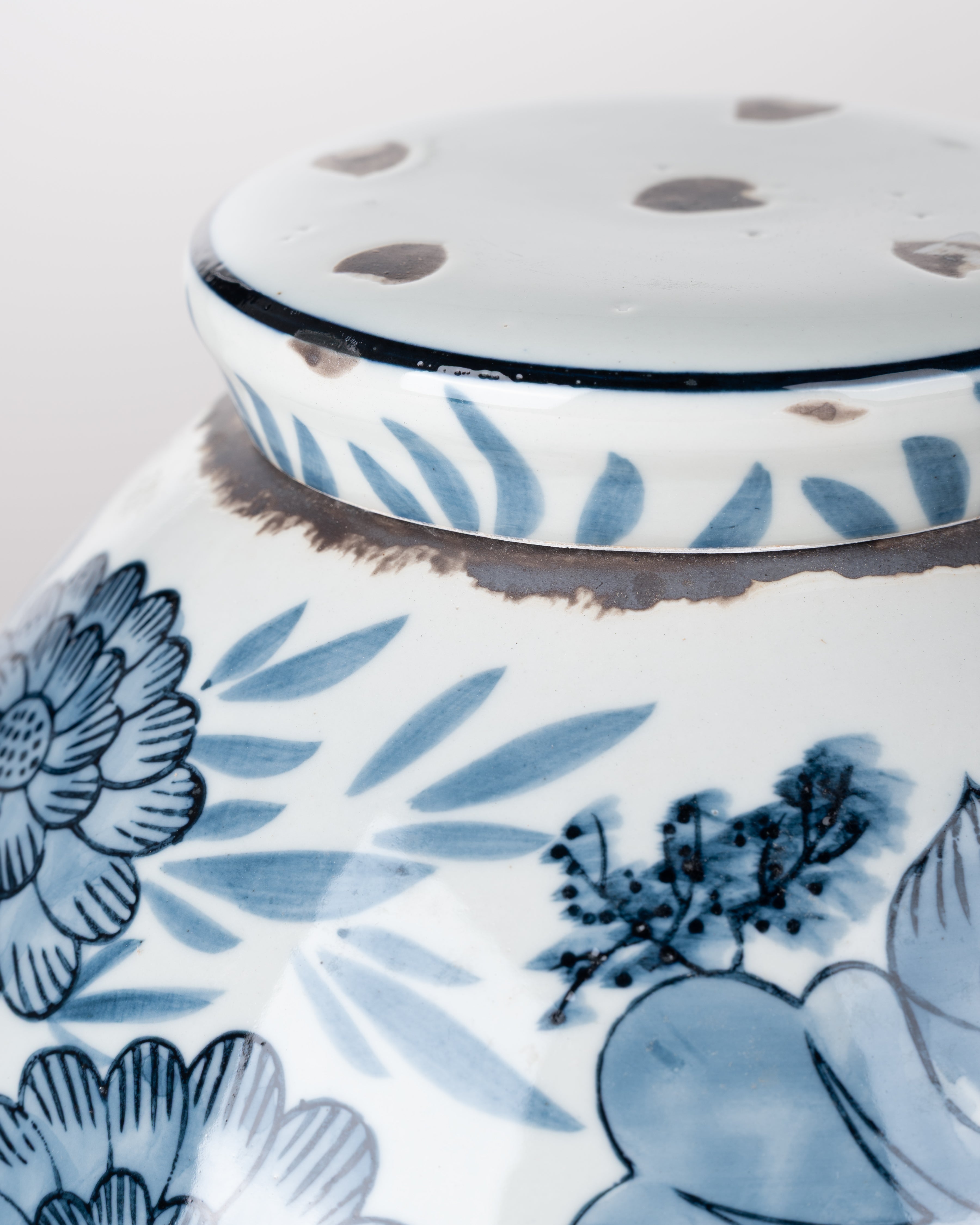 JAR LID FAT WHT/BLU
