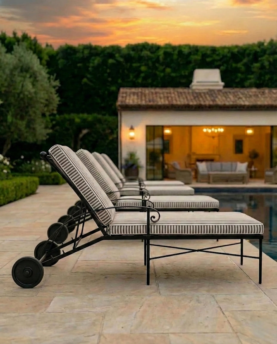 Riviera Outdoor Lounger