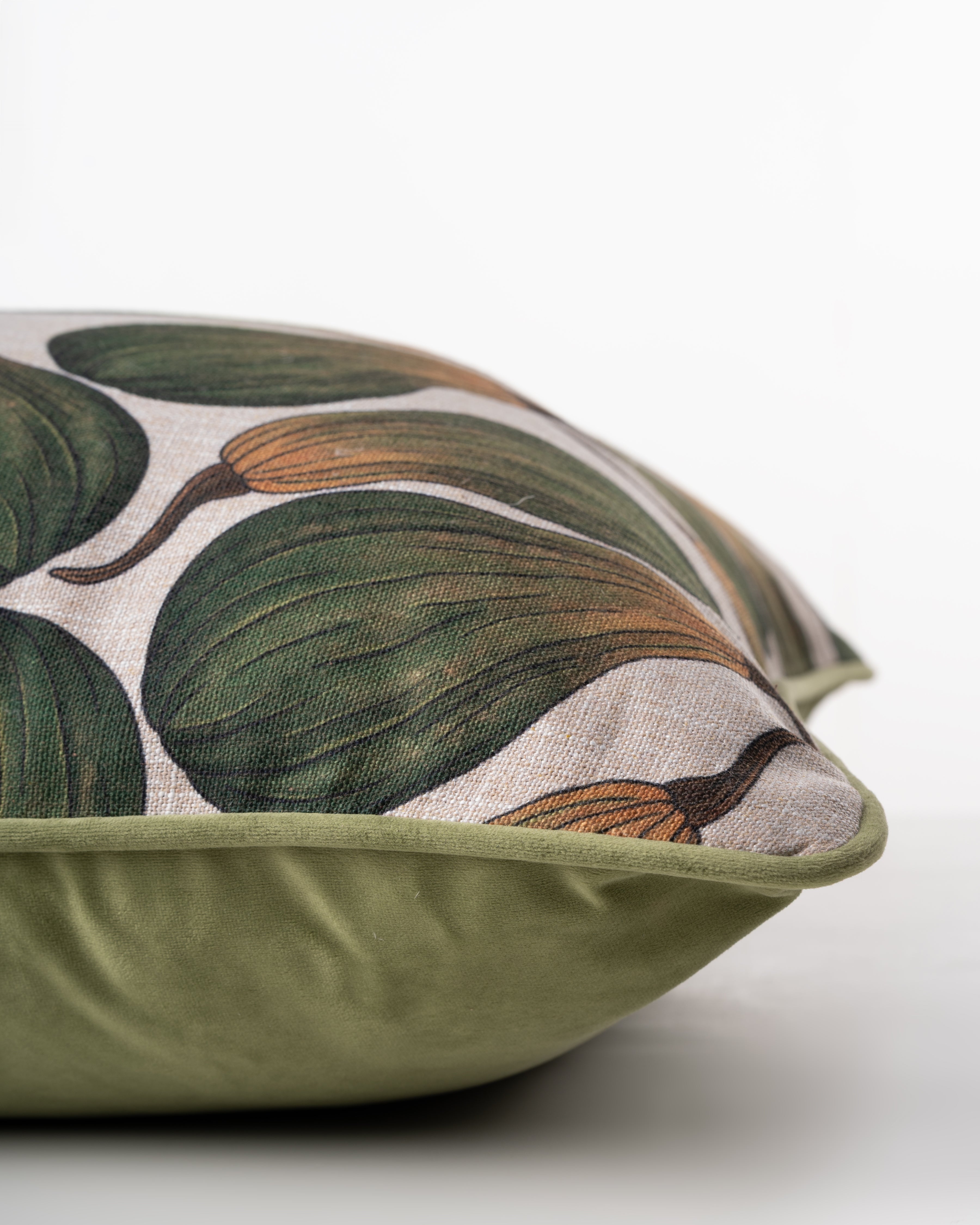 Queen Calabash Cushion