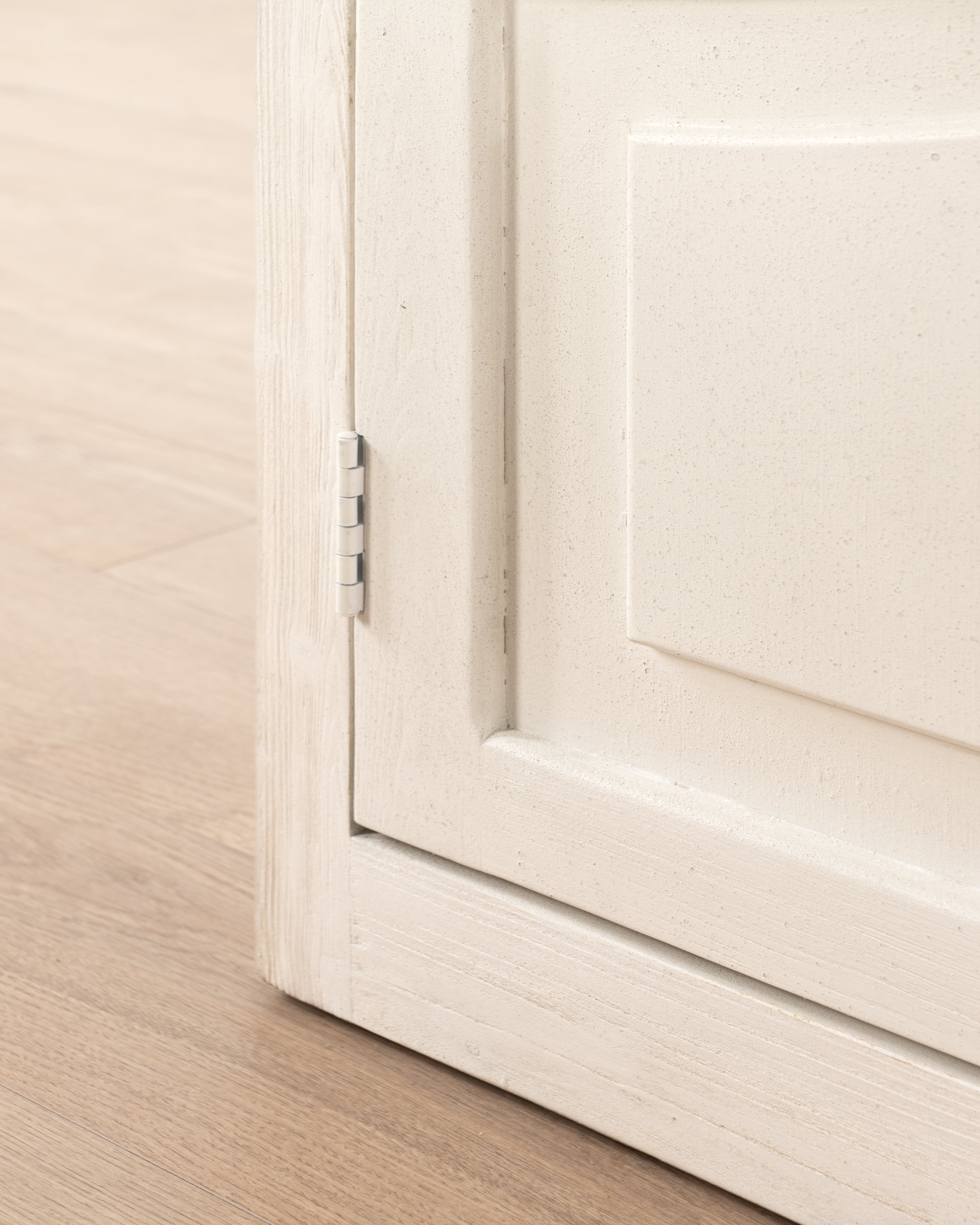 Avallon Armoire