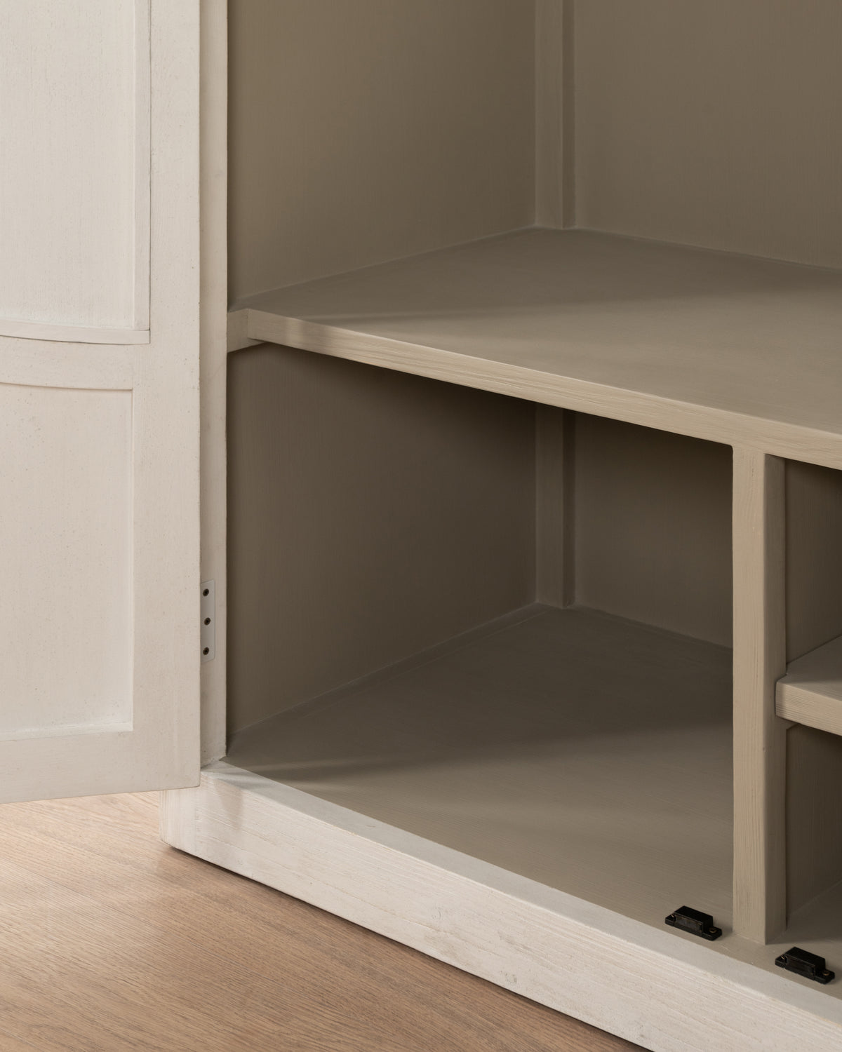 Avallon Armoire