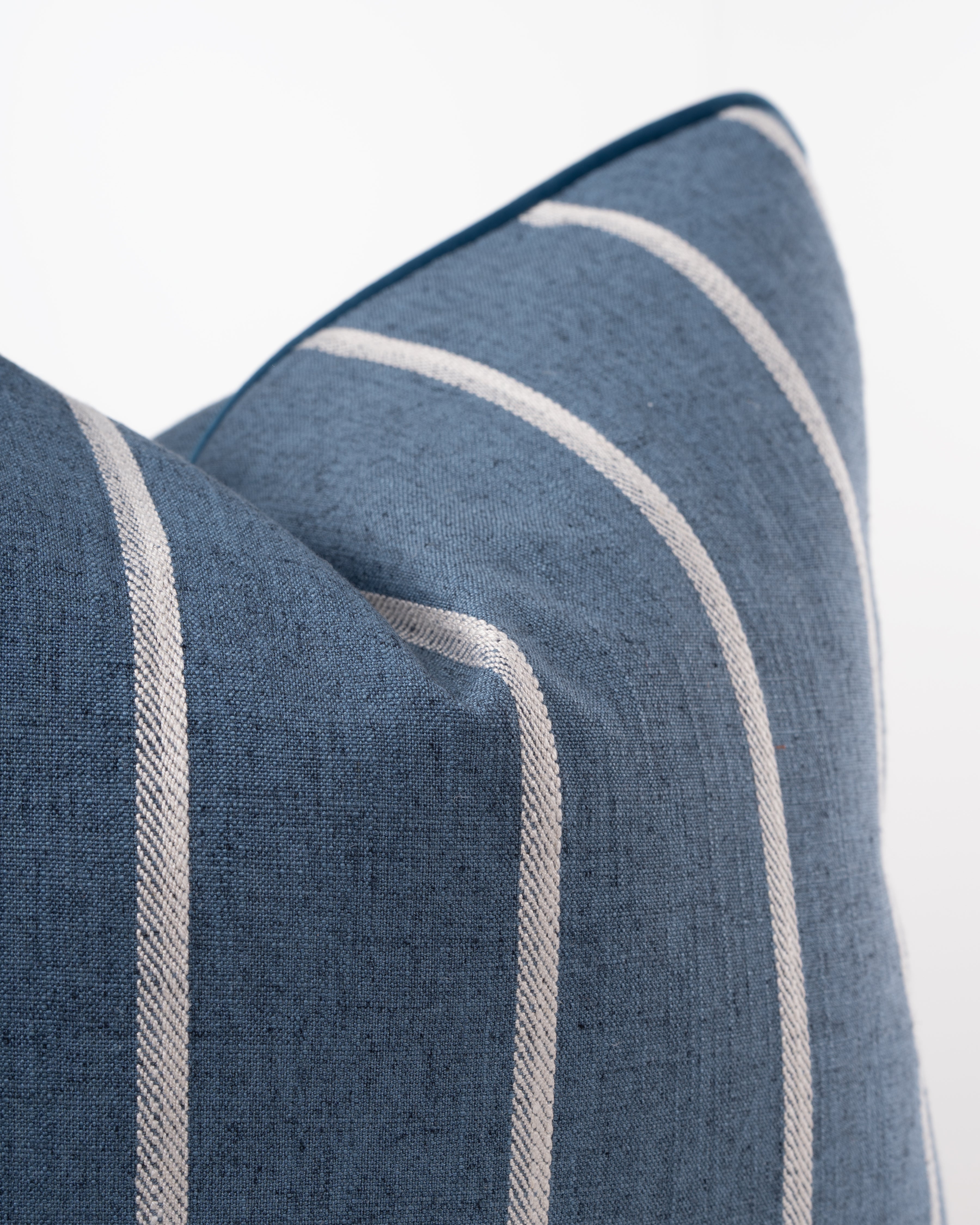 Zandra La Medium Cushion