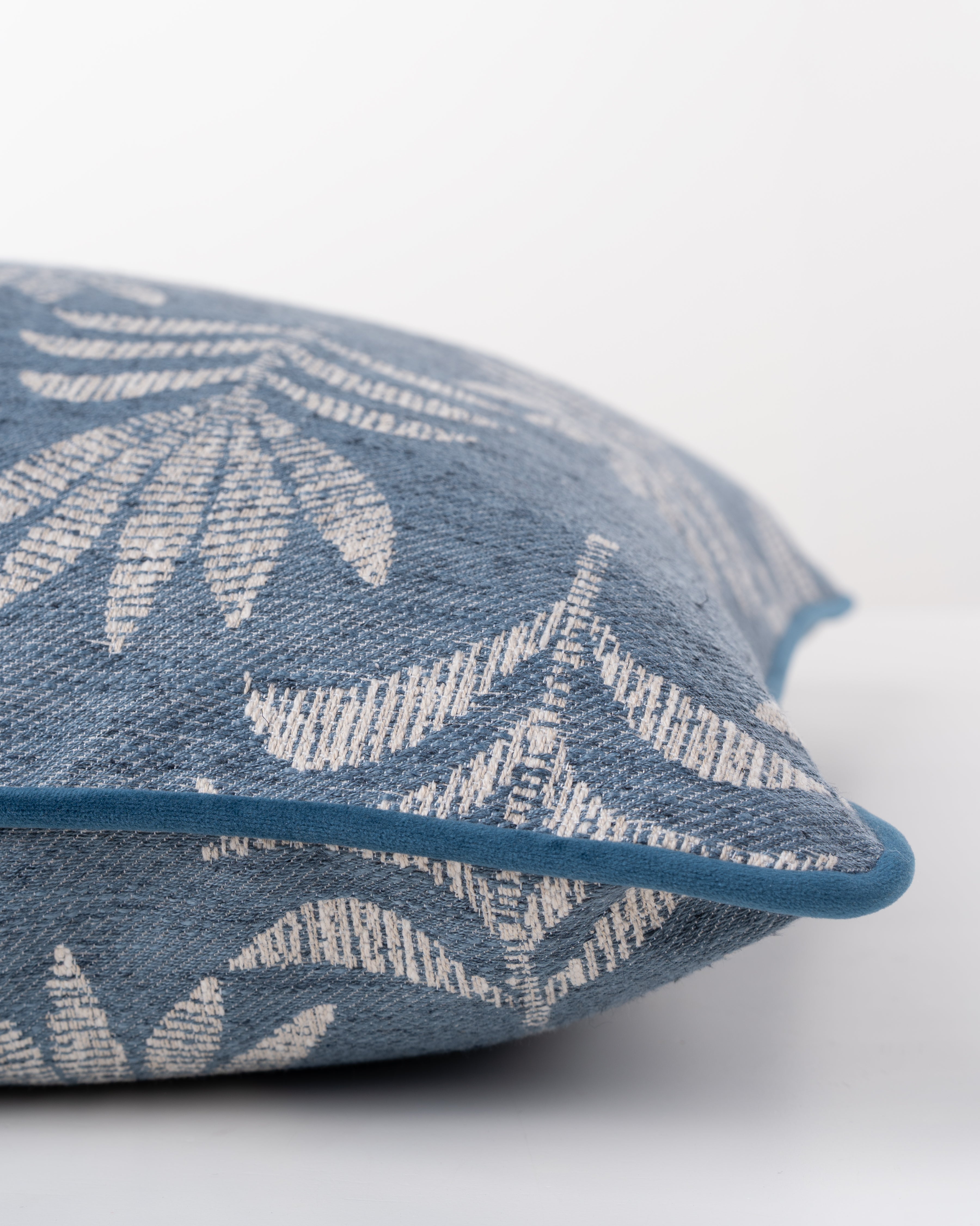Wilderness La Med Cushion
