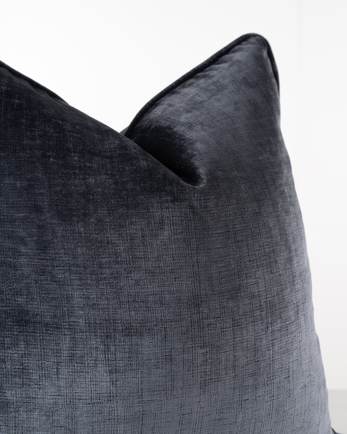 Venezia Carbone Cushion