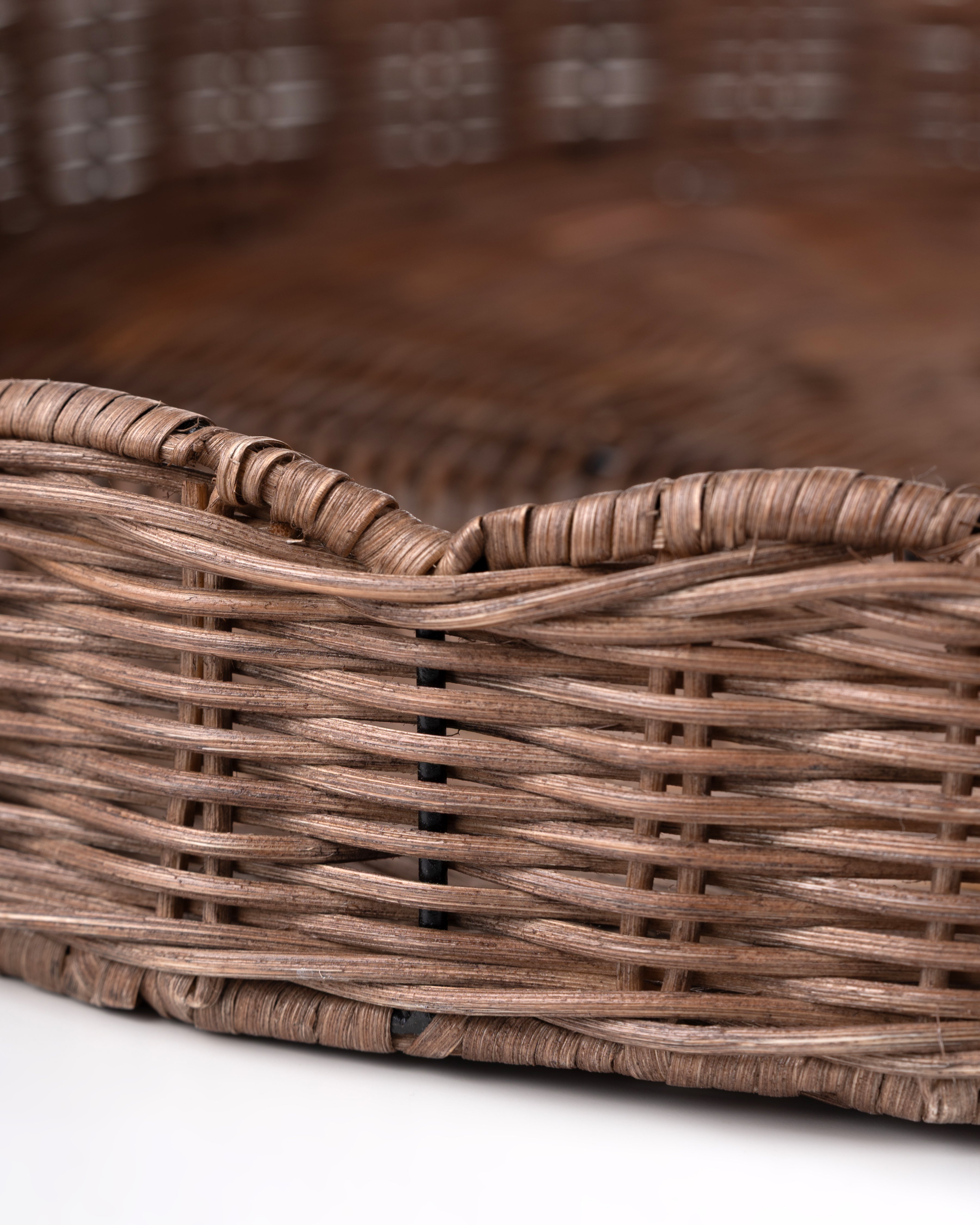 Scallop Edge Round Tray