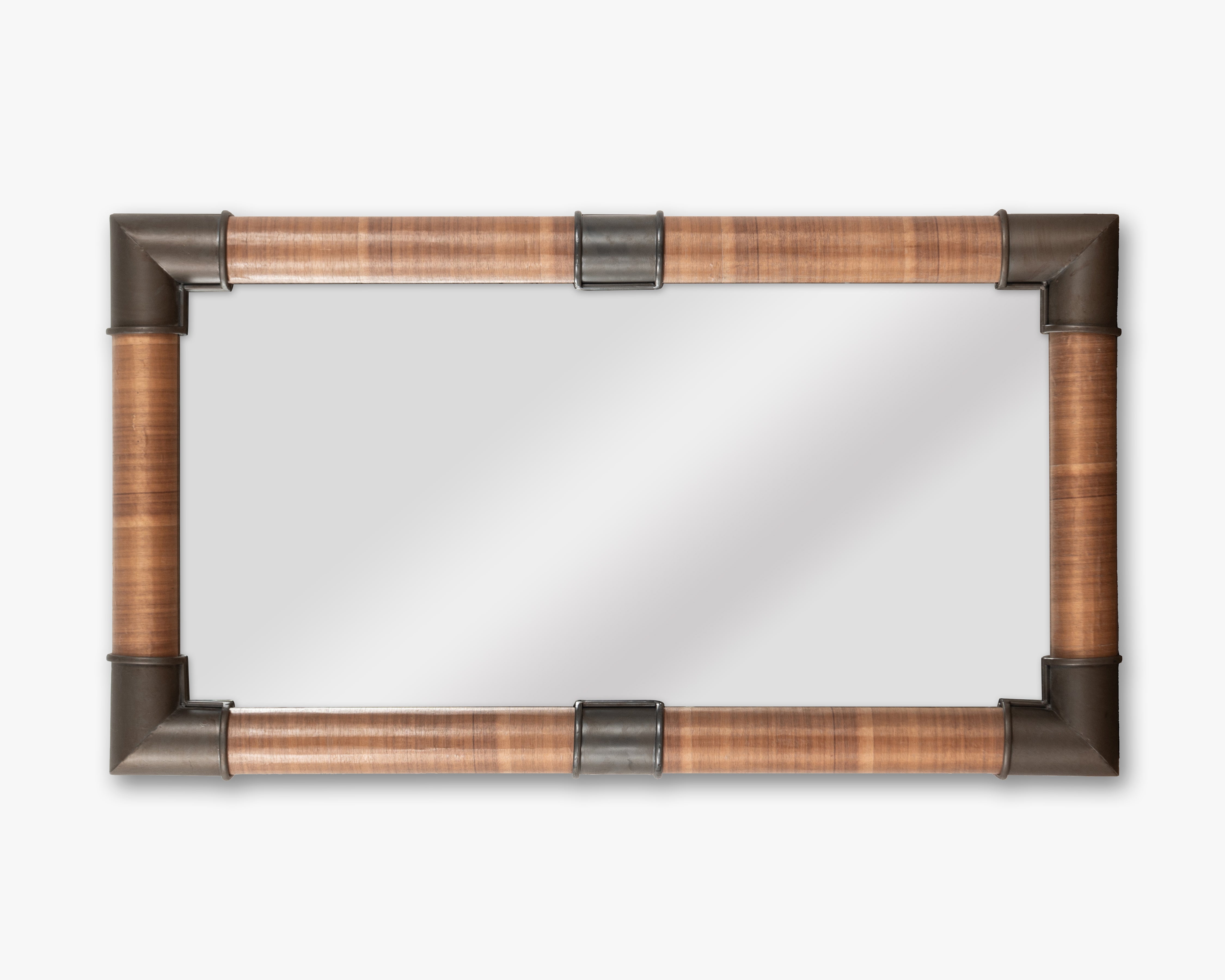 Bakari Mirror