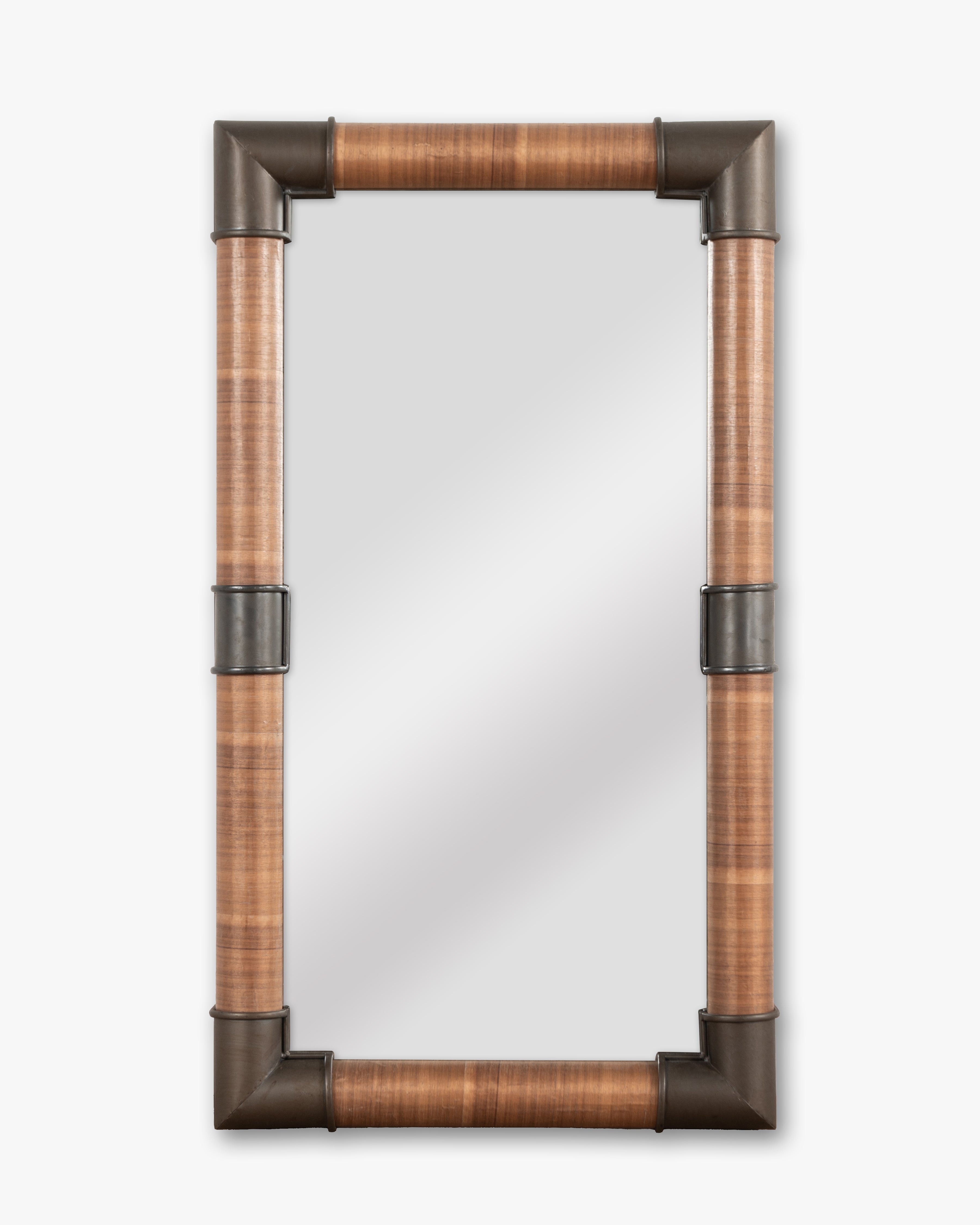 Bakari Mirror