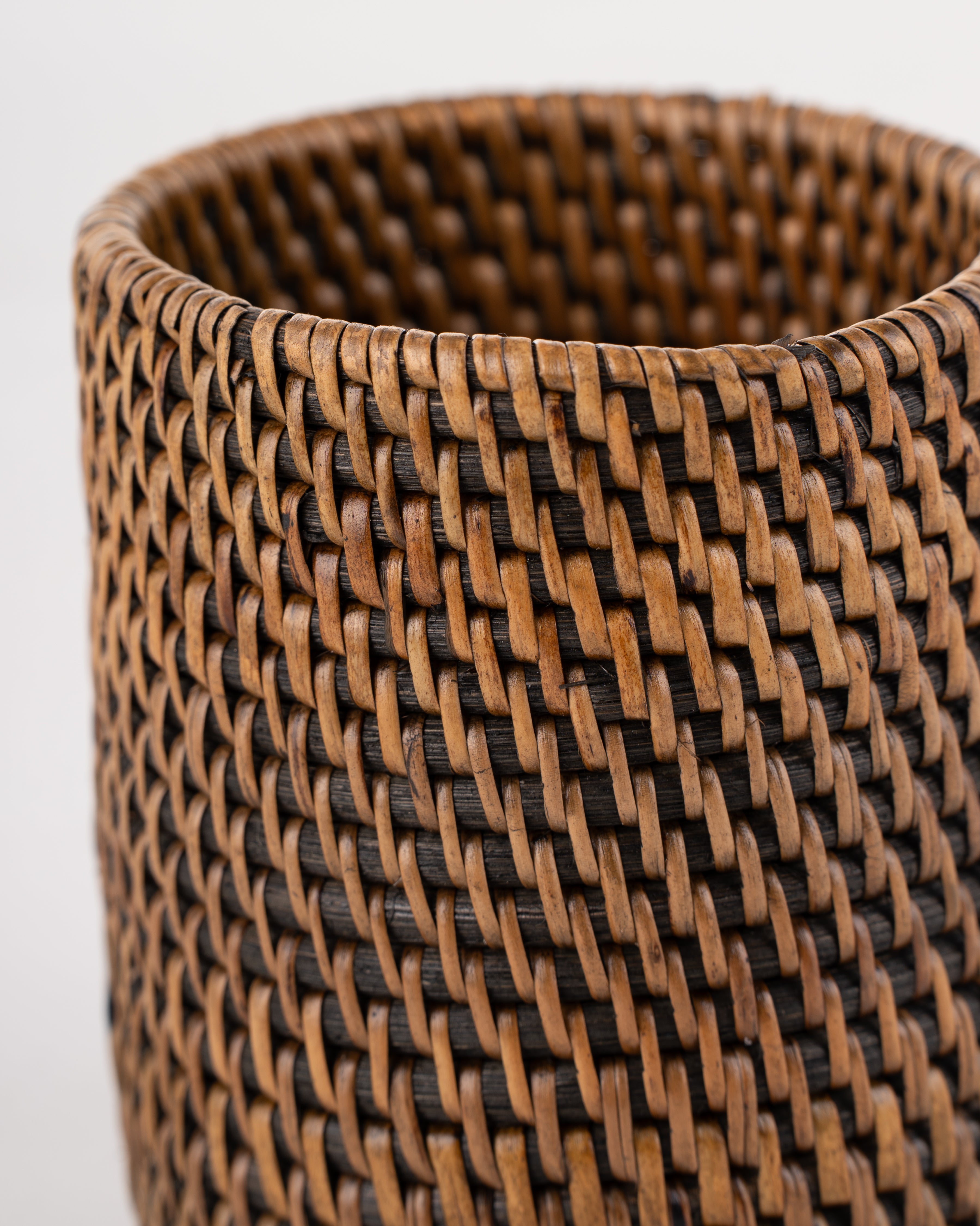 Round Woven Rattan Planter