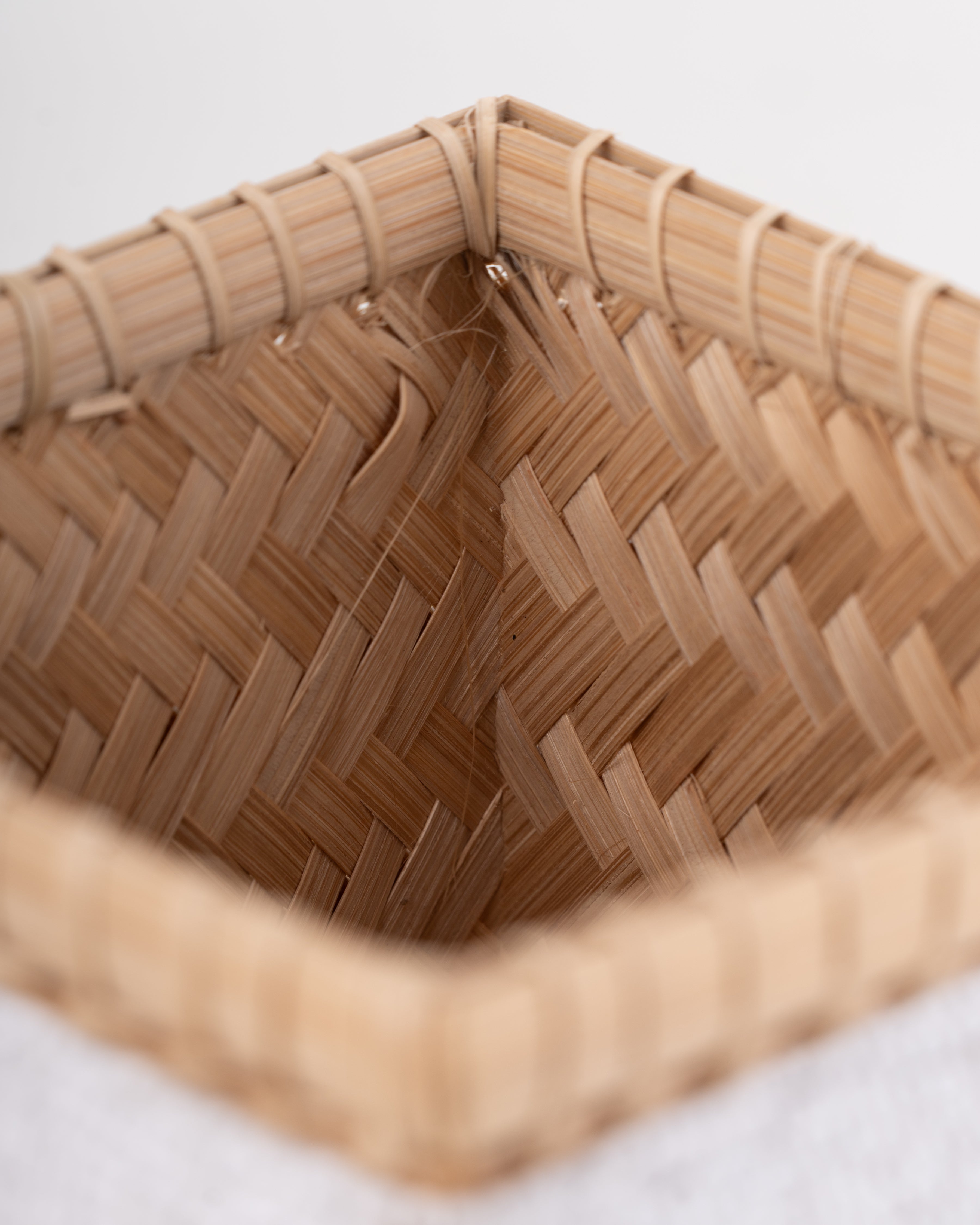 Handwoven Bead Tissue Box