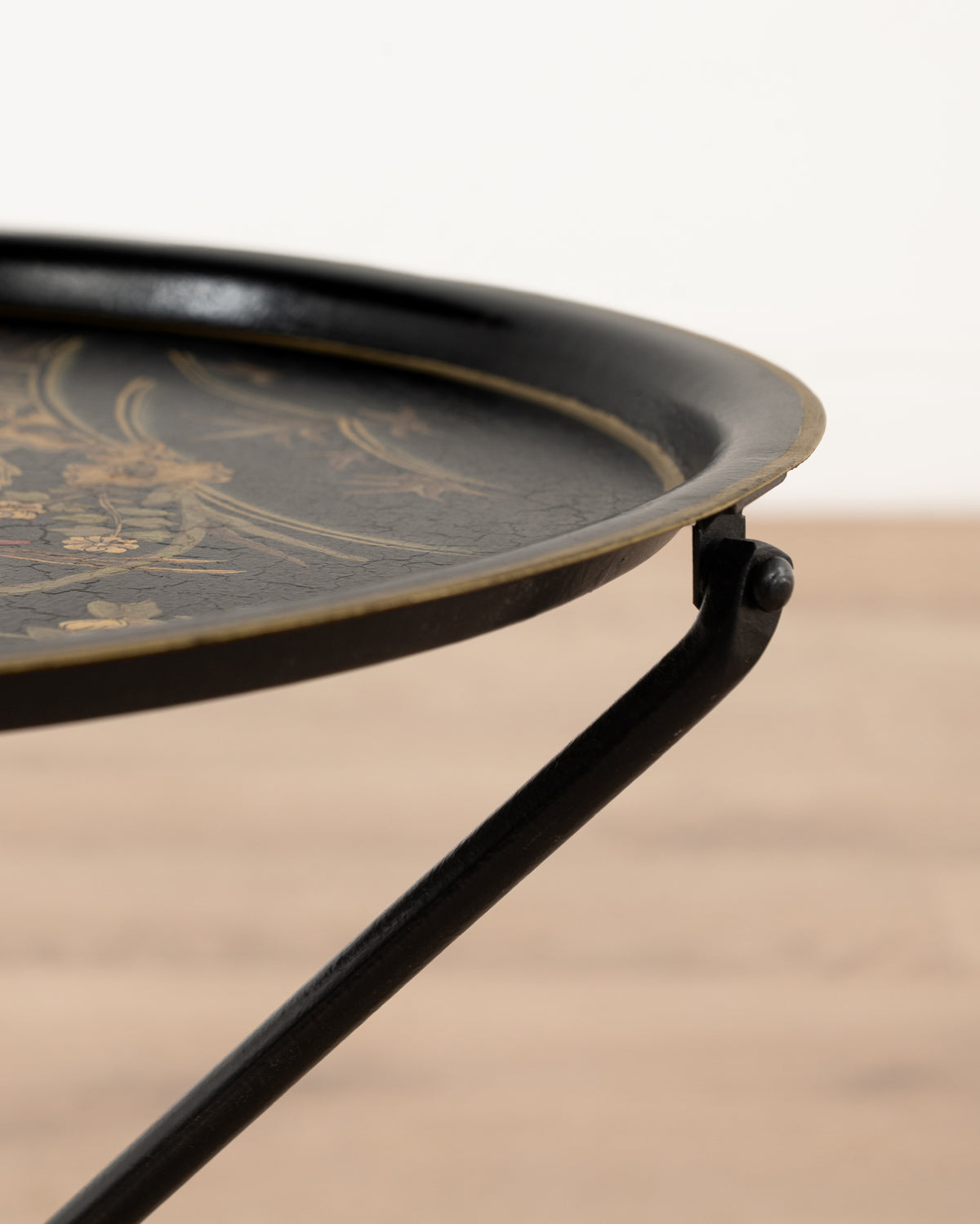 Jardin Noir Tray top Side Table