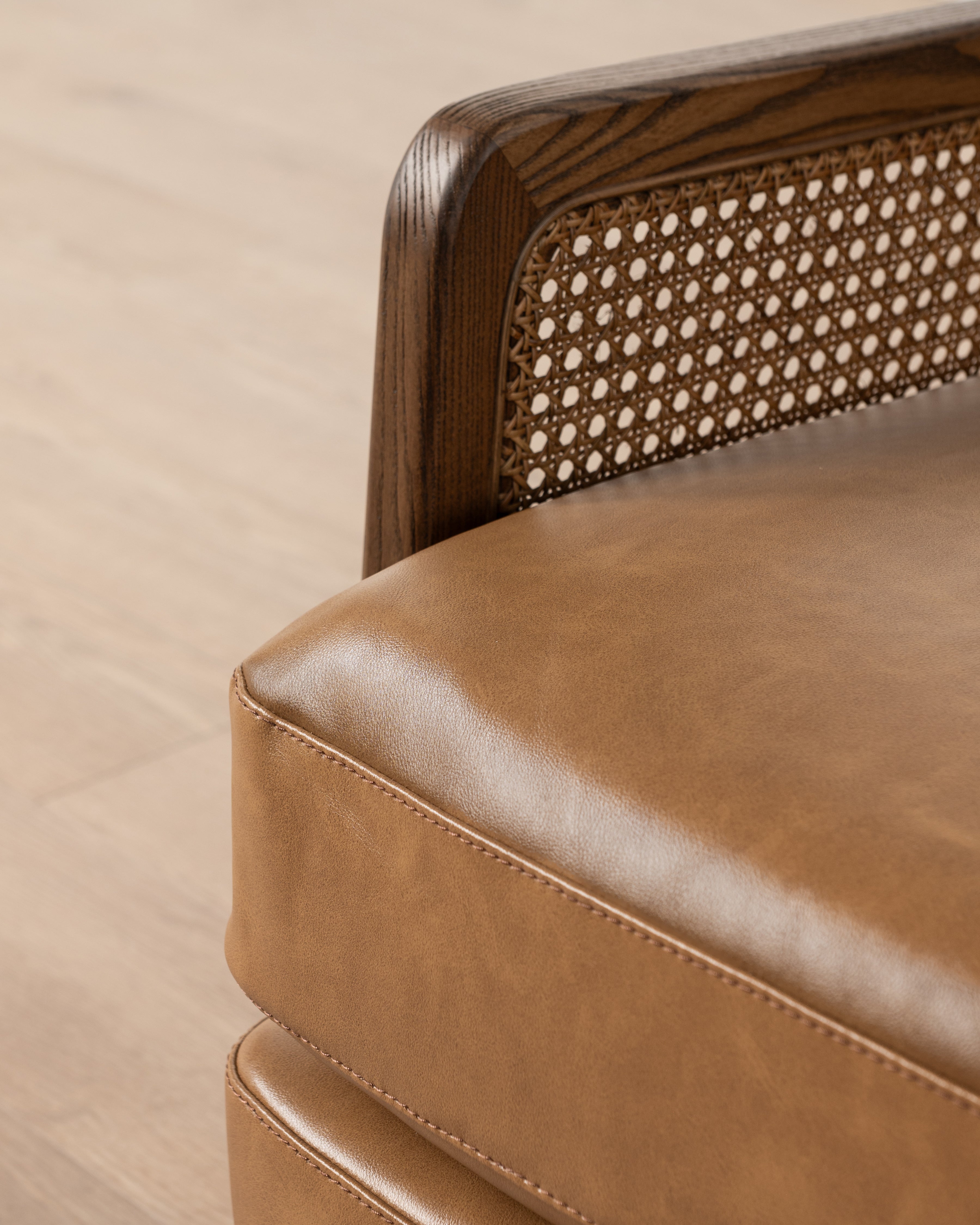 Izara armchair | Leather