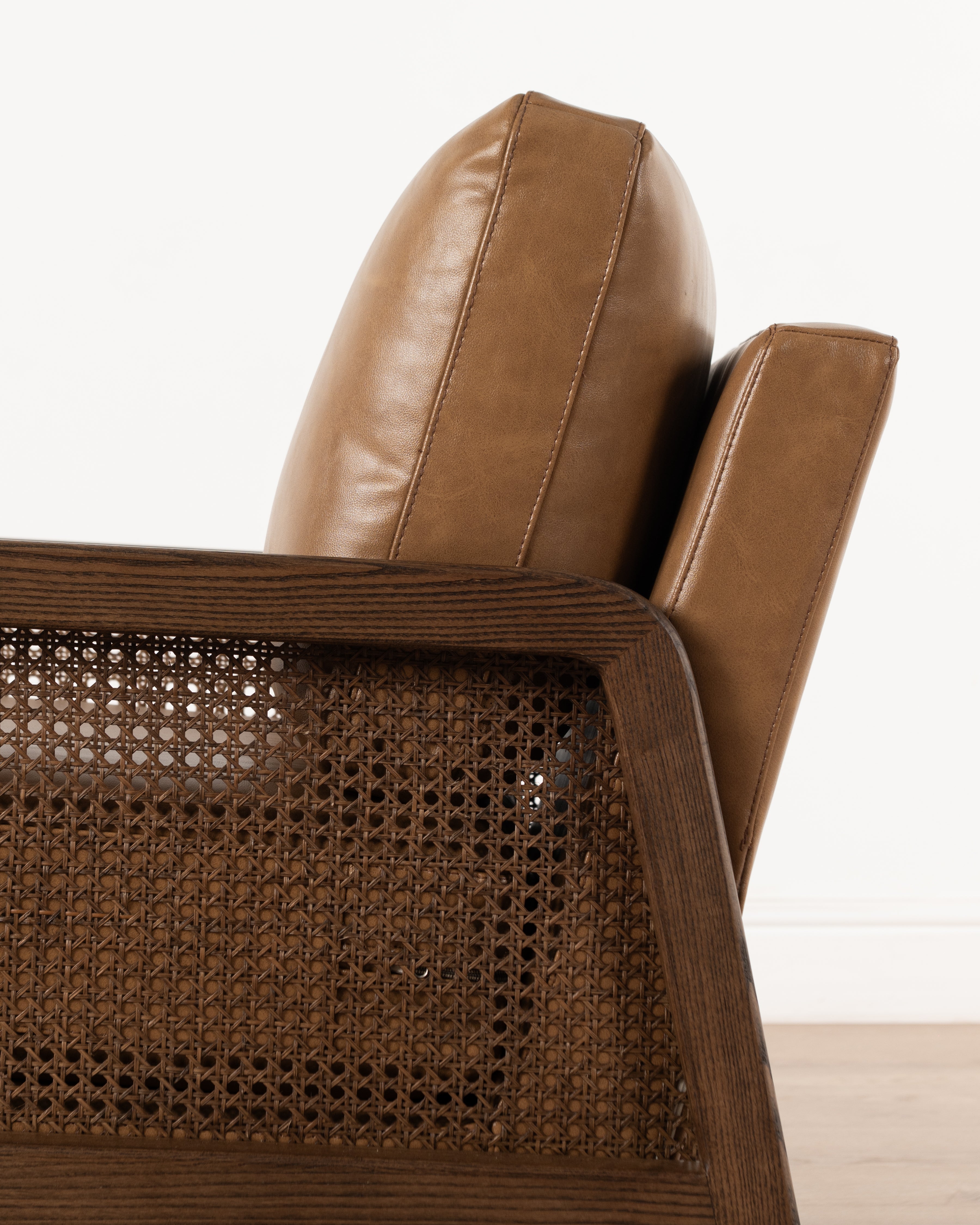 Izara armchair | Leather