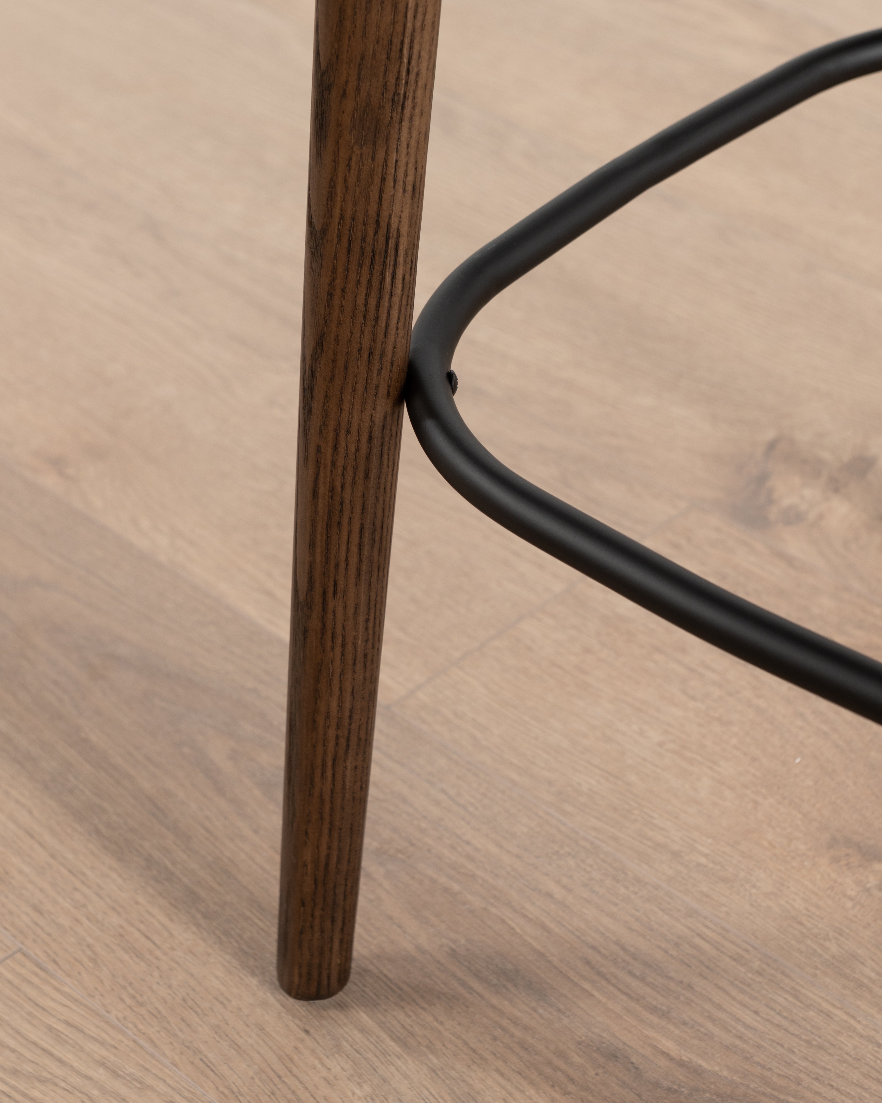 Linear Bar Chair