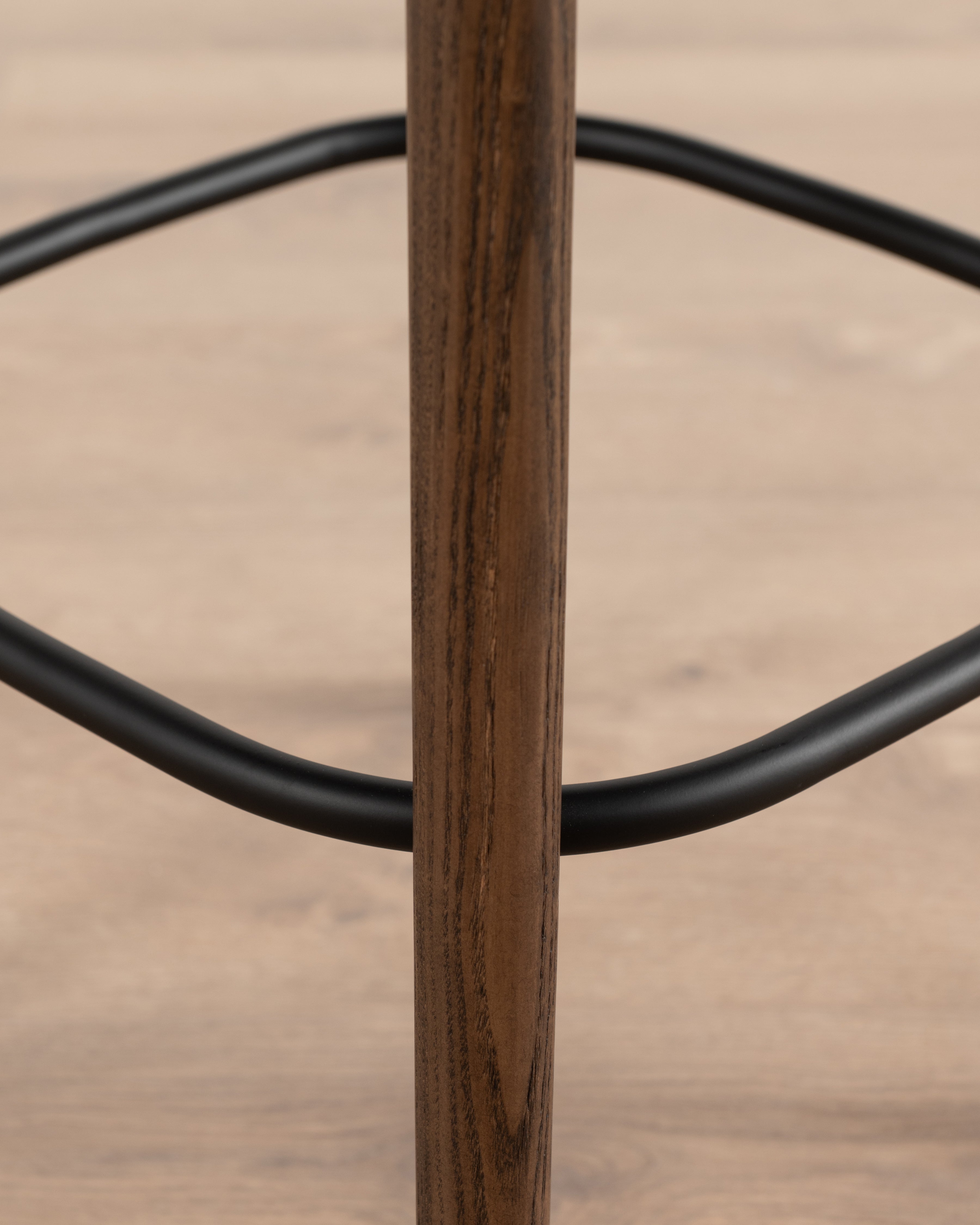 Linear Bar Chair