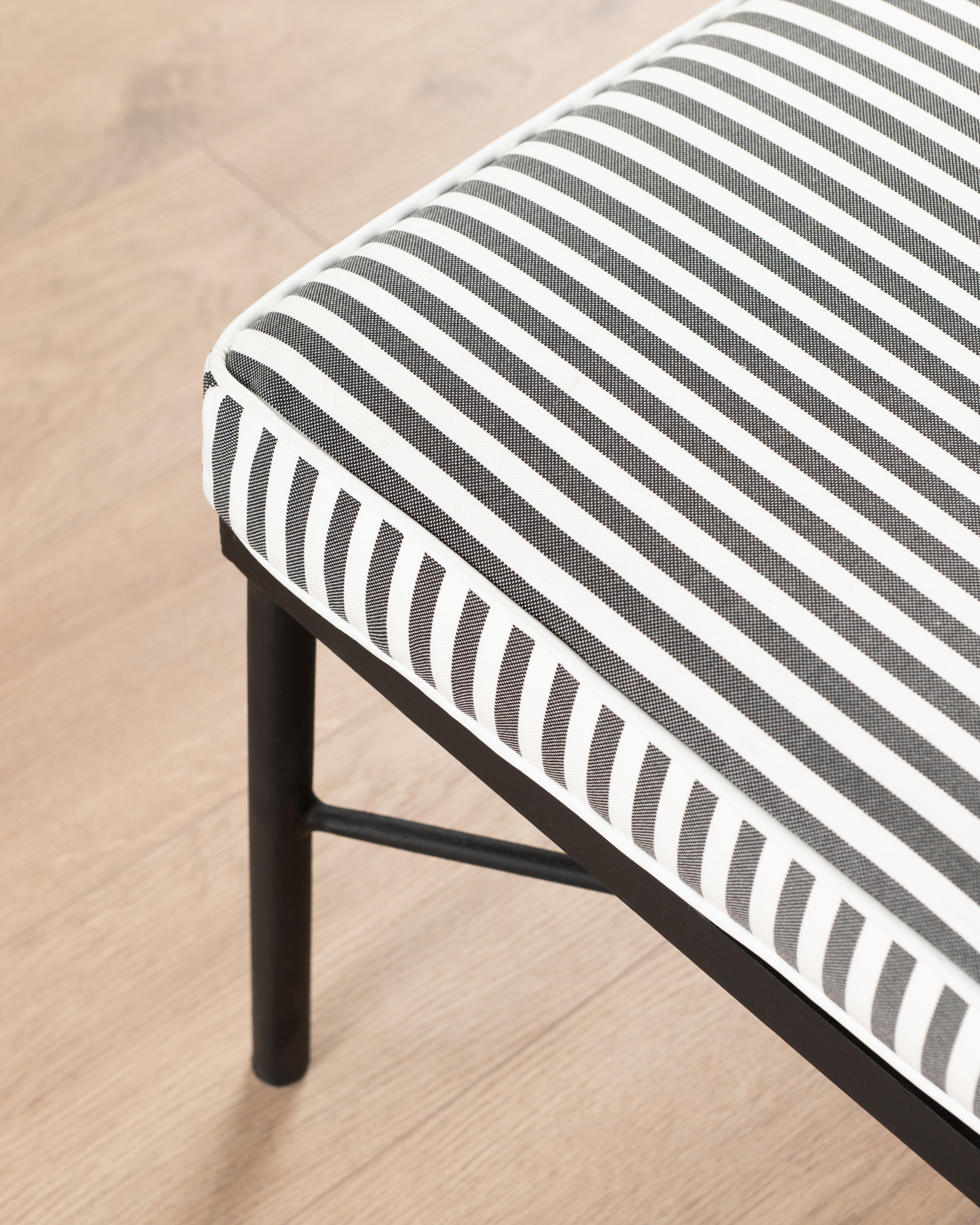 Riviera Outdoor Lounger