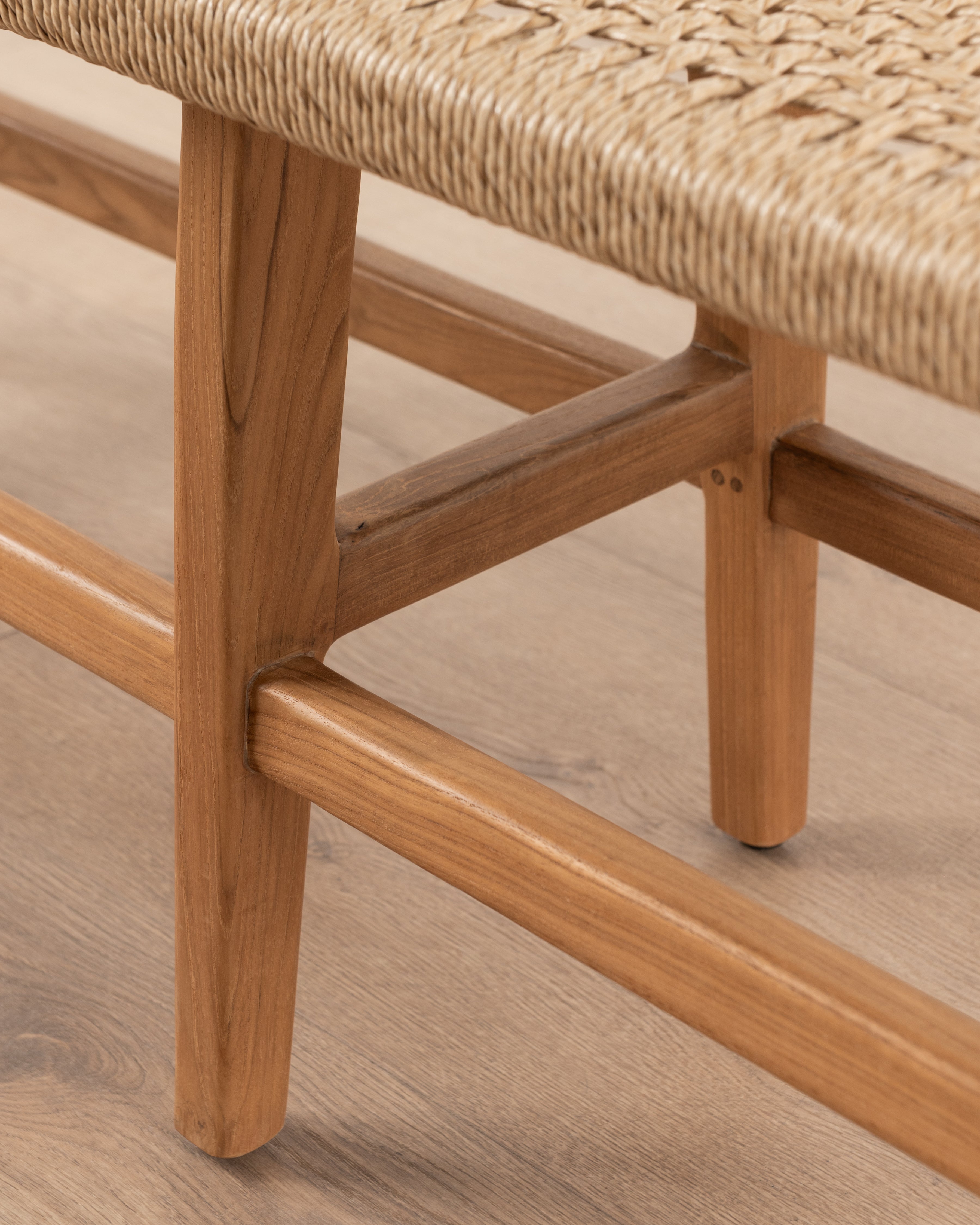 Resort Pemba Bench