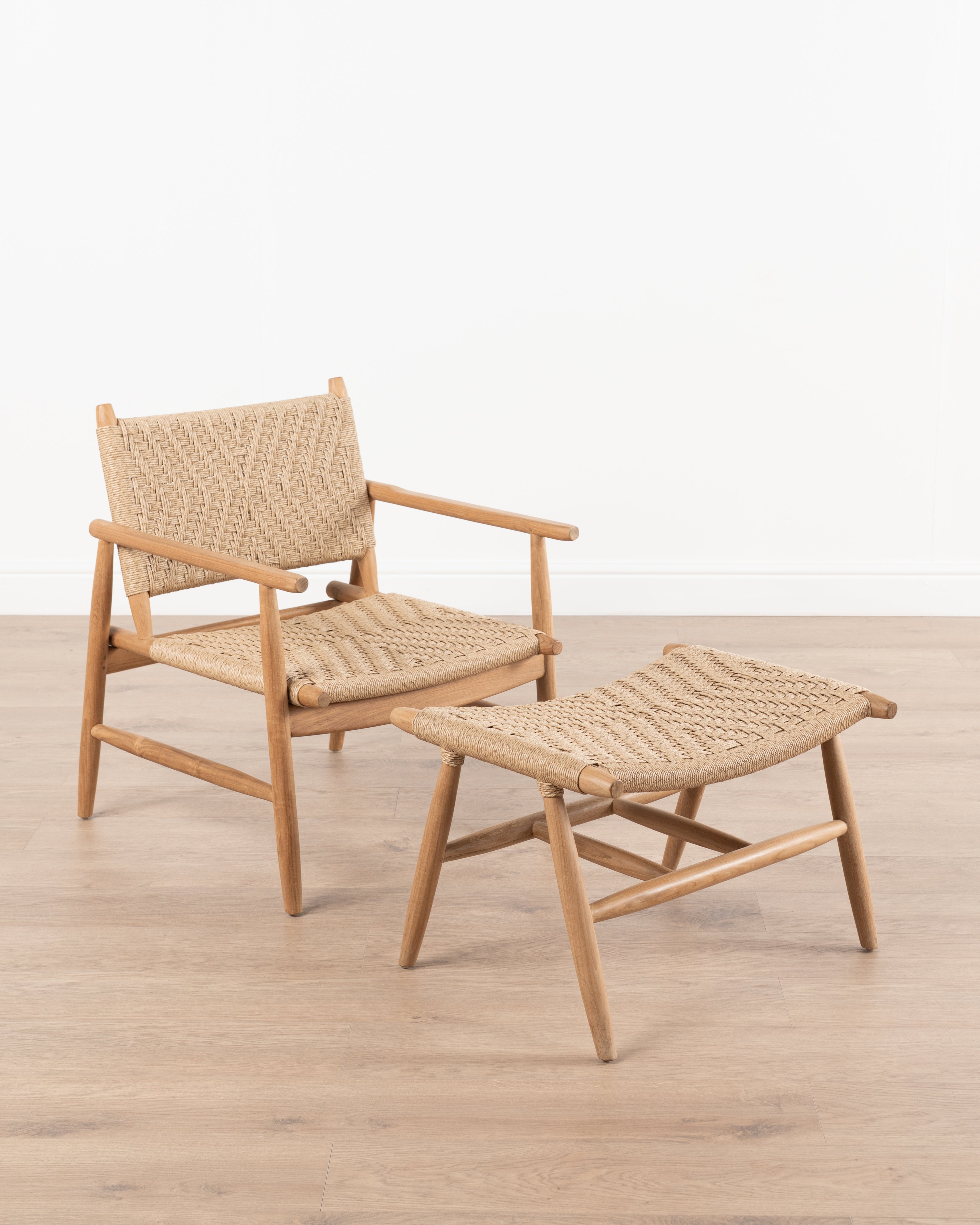 Resort Pemba bench