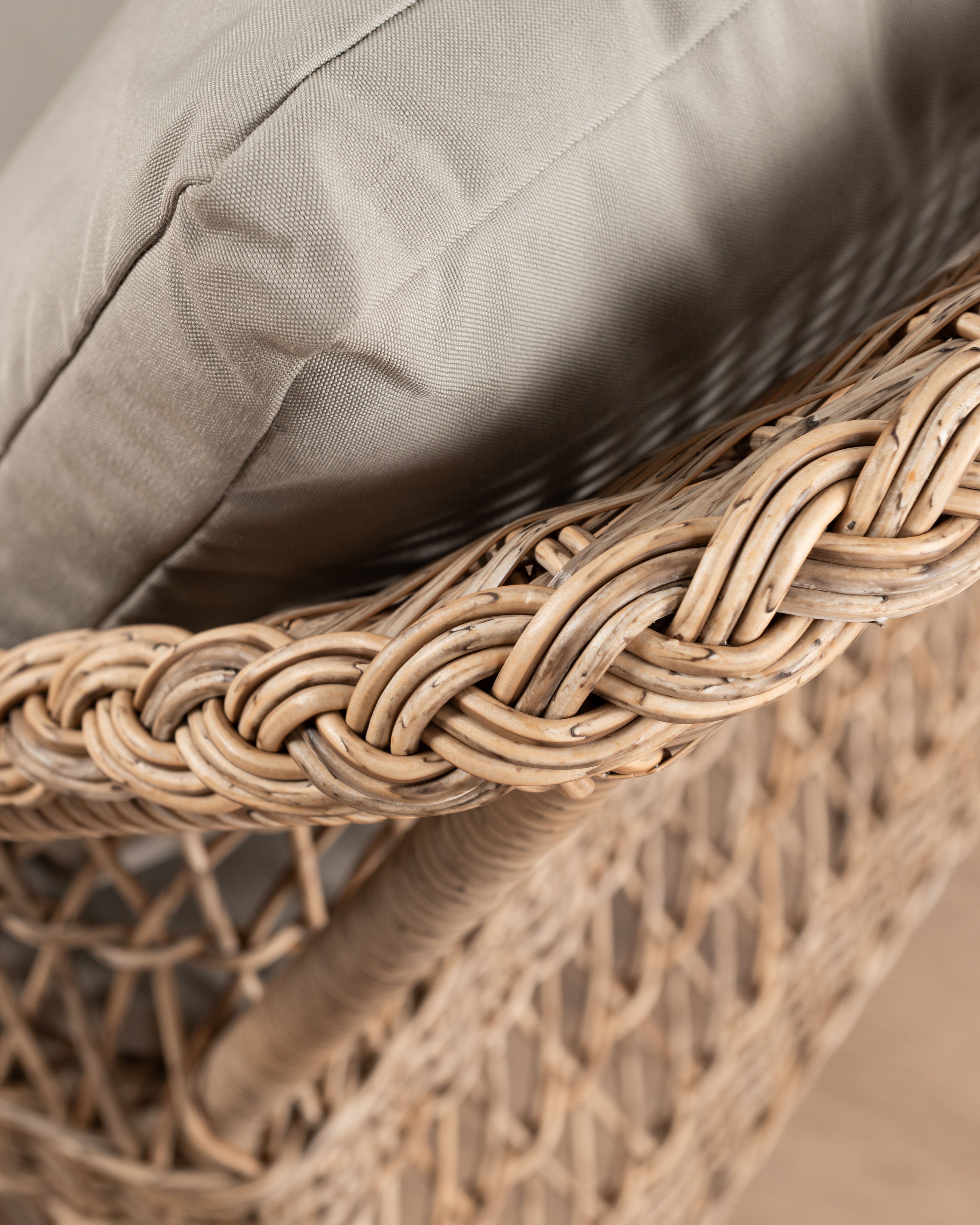 Courtyard 2 seater sofa