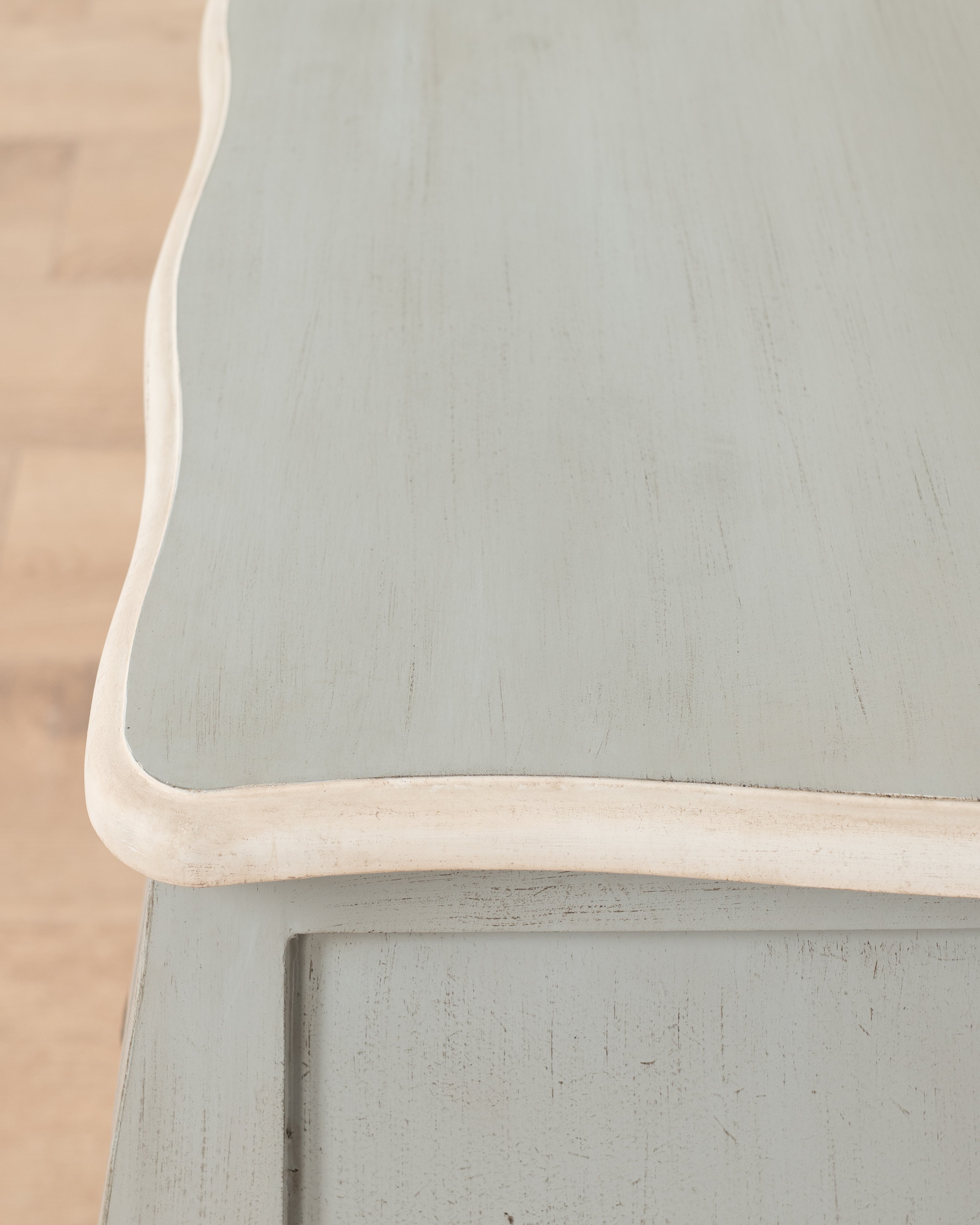 Atelier Madeleine Bedside