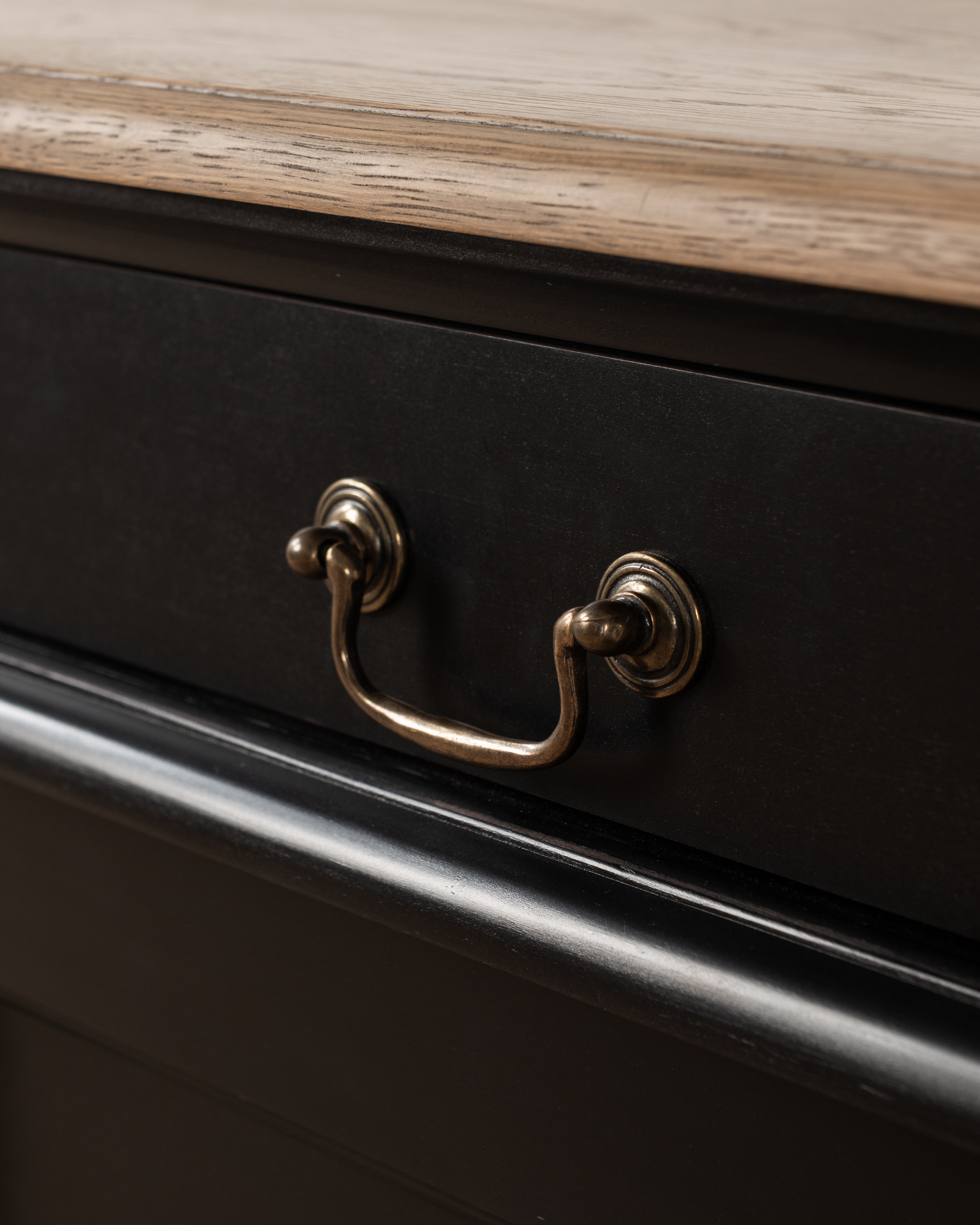 Hampshire Server | Weathered Oak and Black Matt