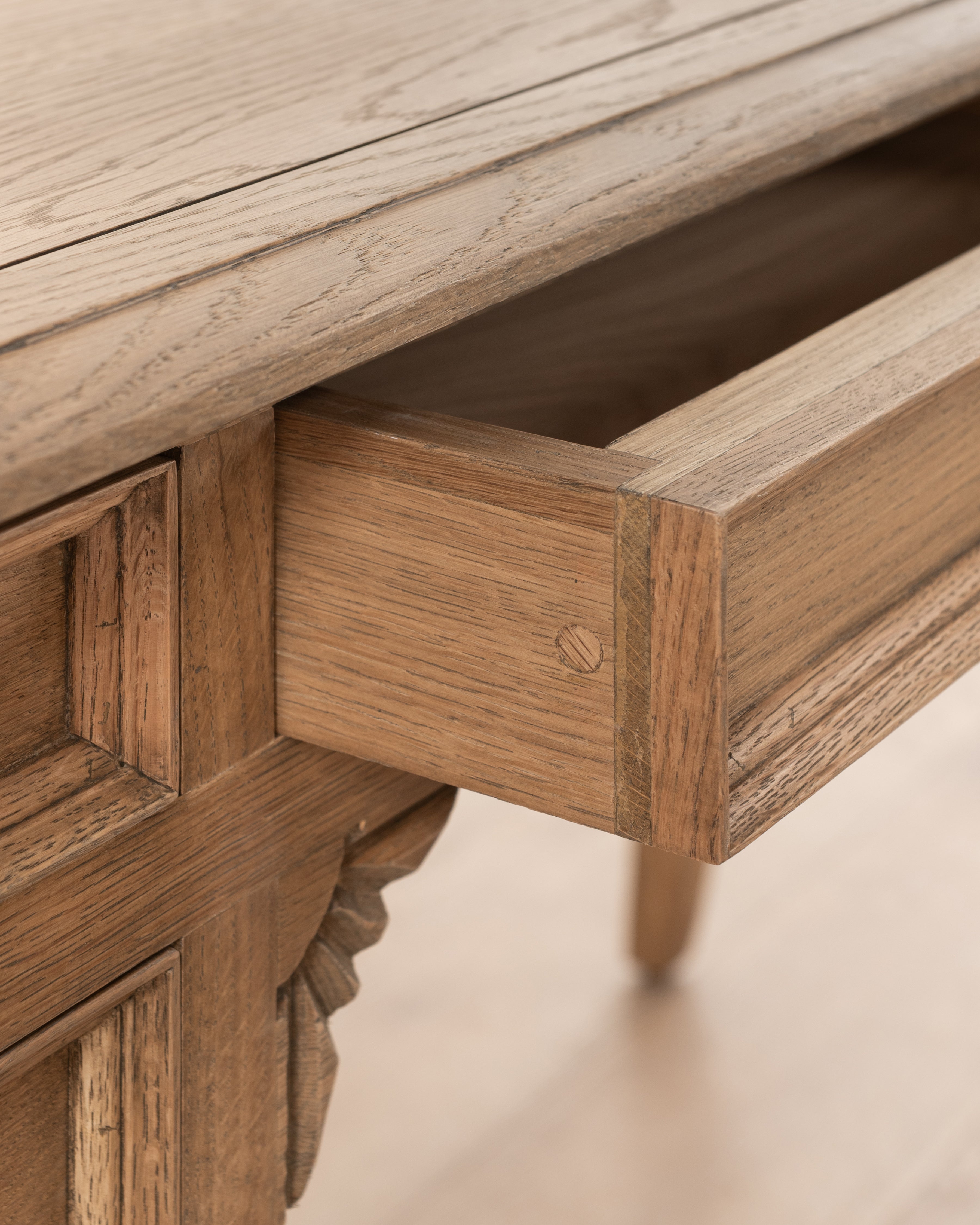 Normandy writing table - 5 drawer