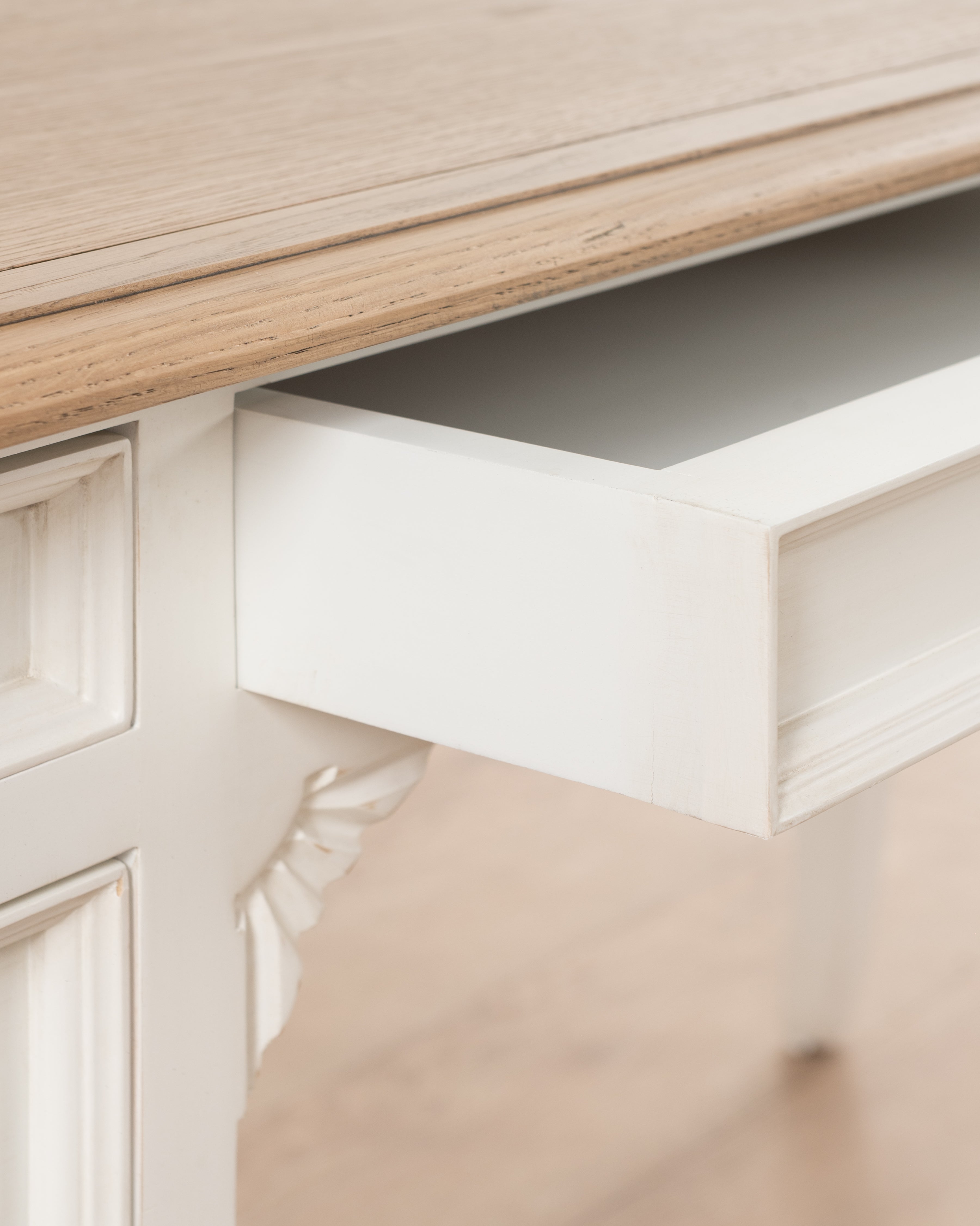 Normandy writing table - 5 drawer