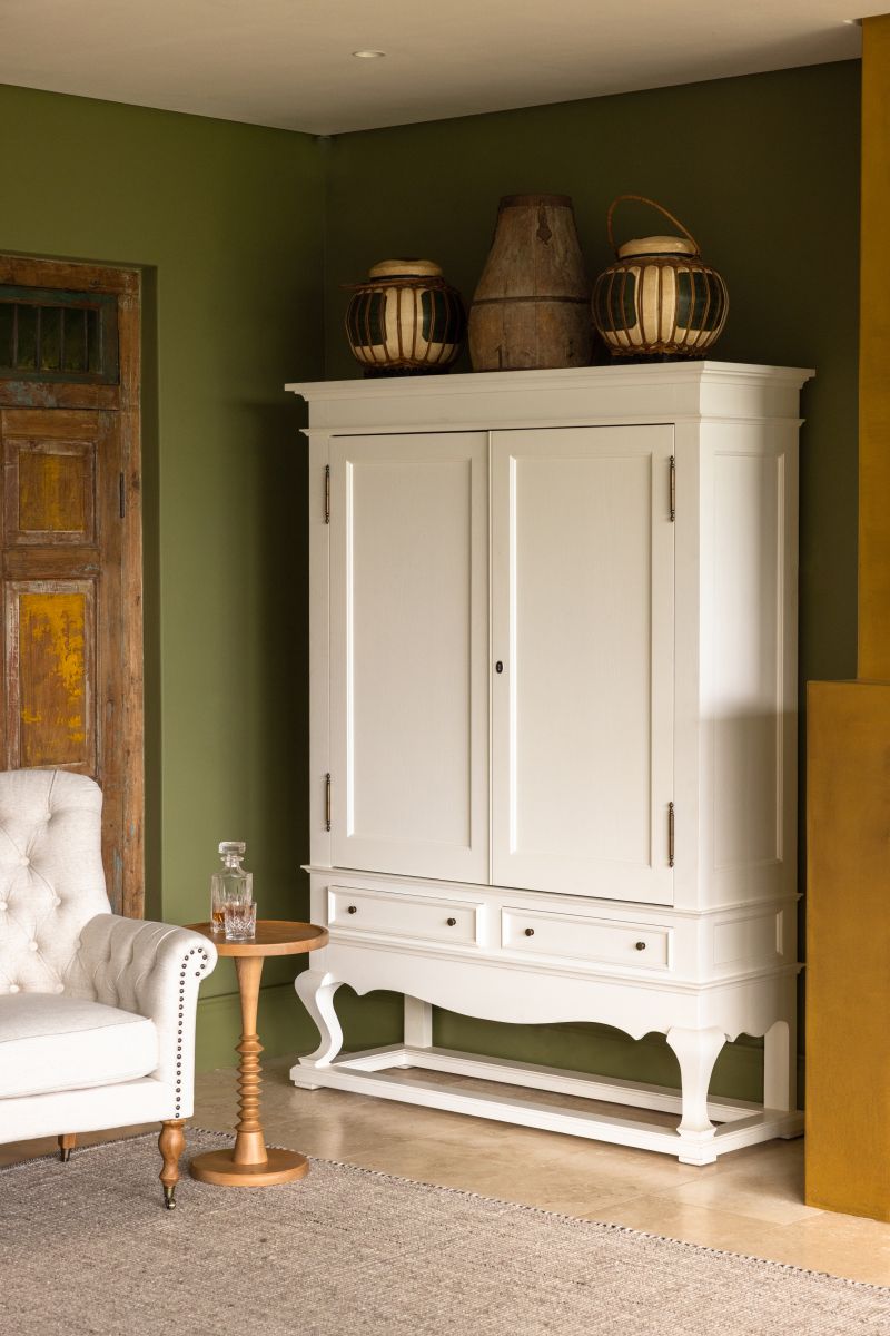 Shanghai Drinks Cabinet | Flat White