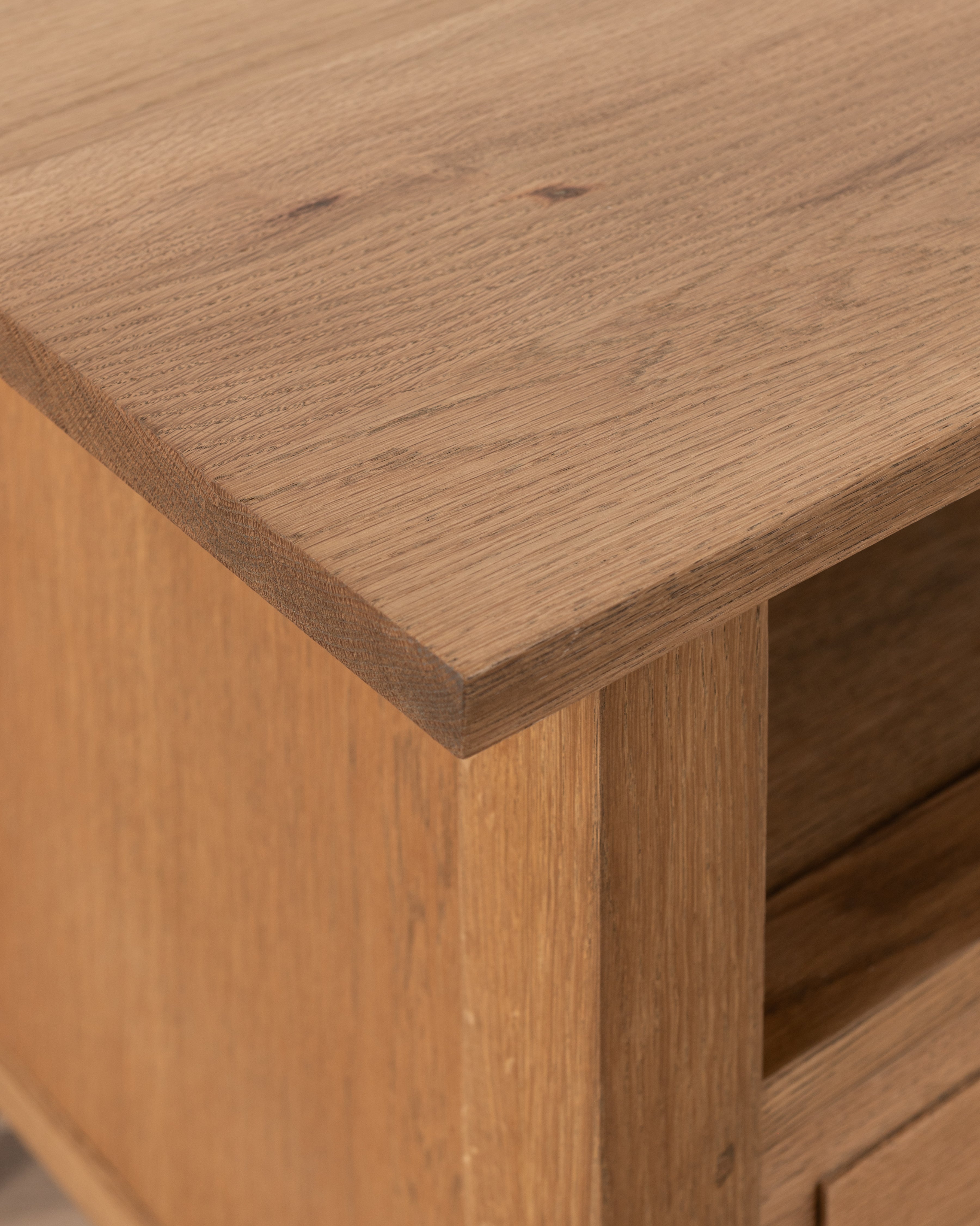 Shaker Tv unit