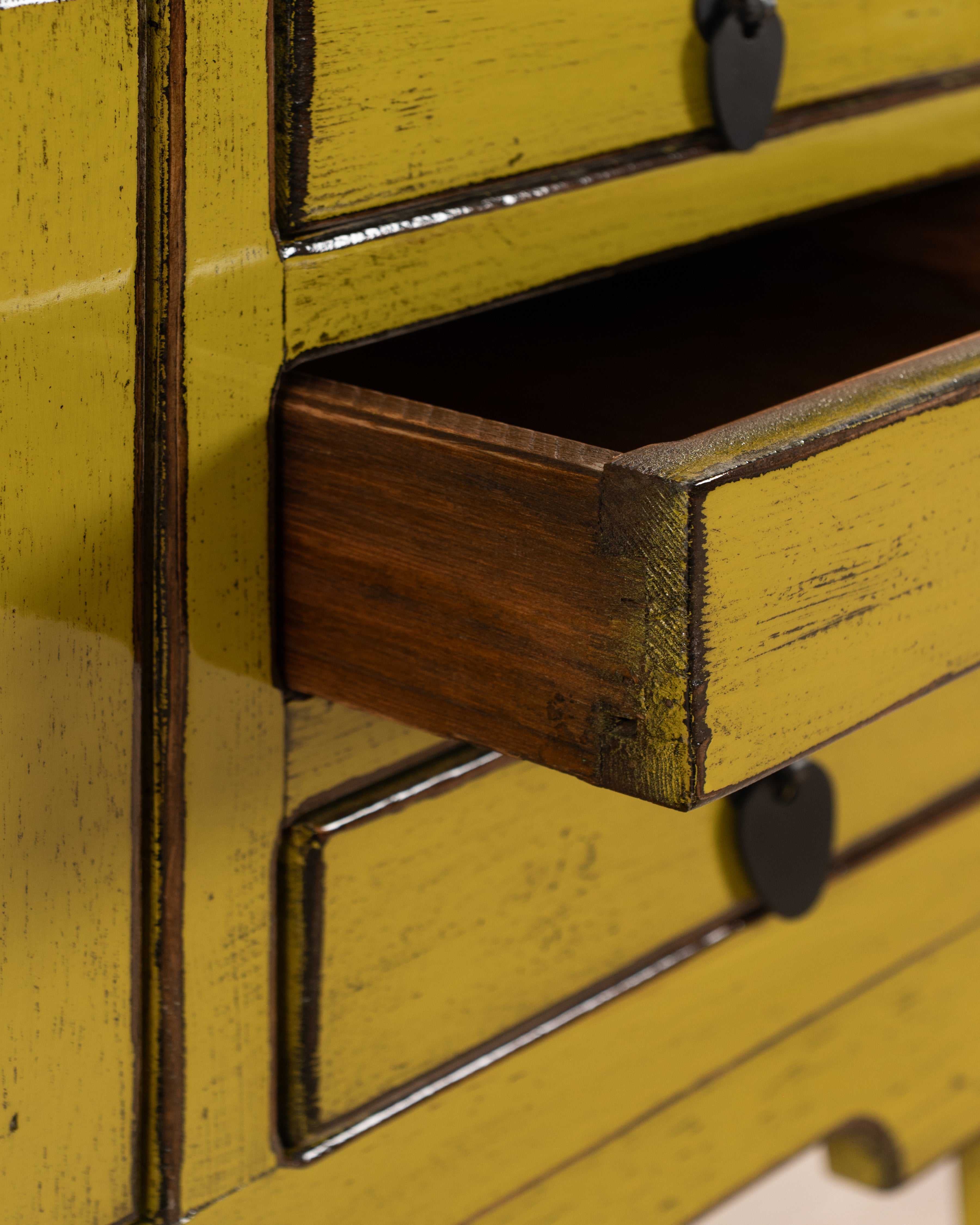Indochine Zheng Console | Yellow