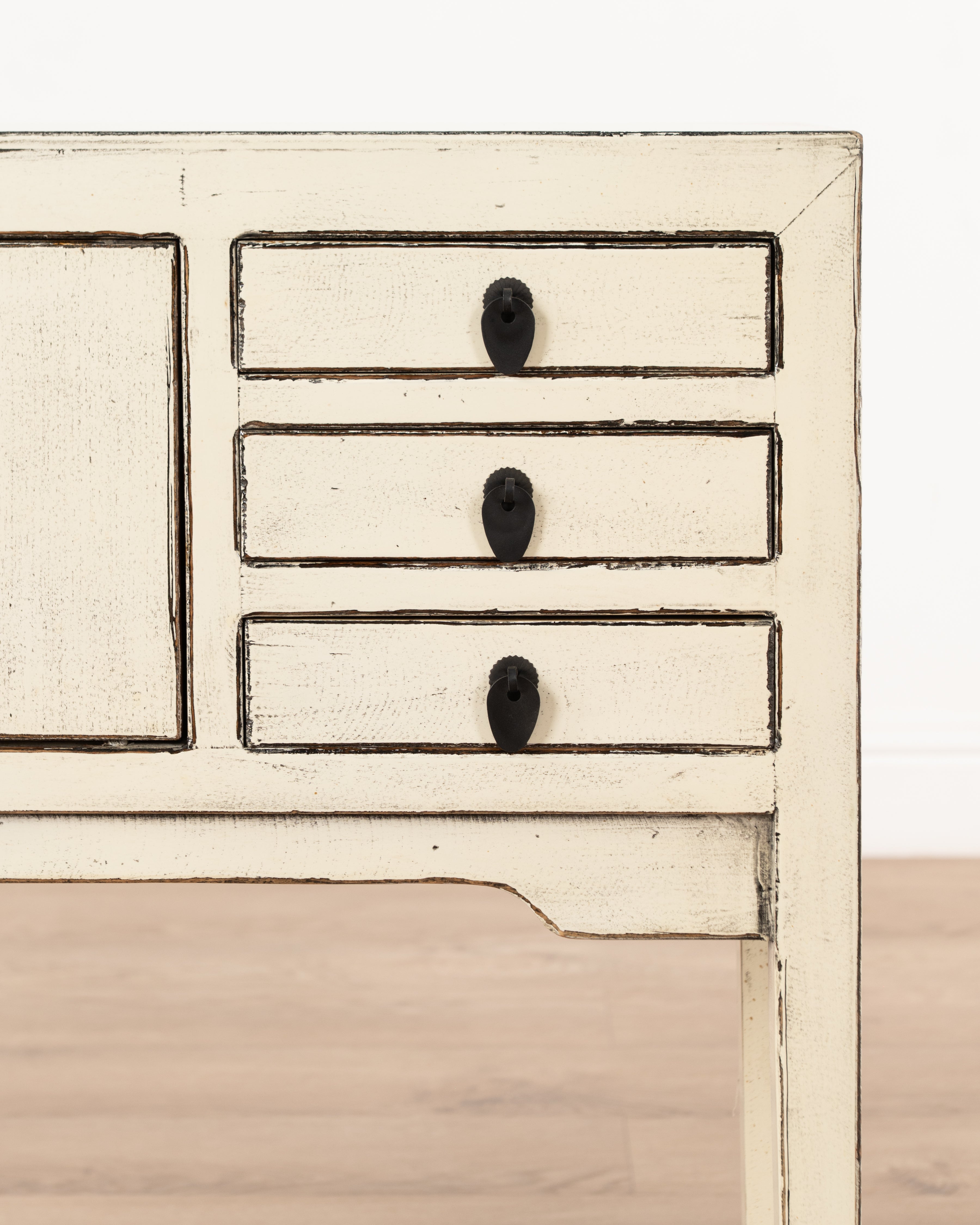 Indochine Zheng Console | White