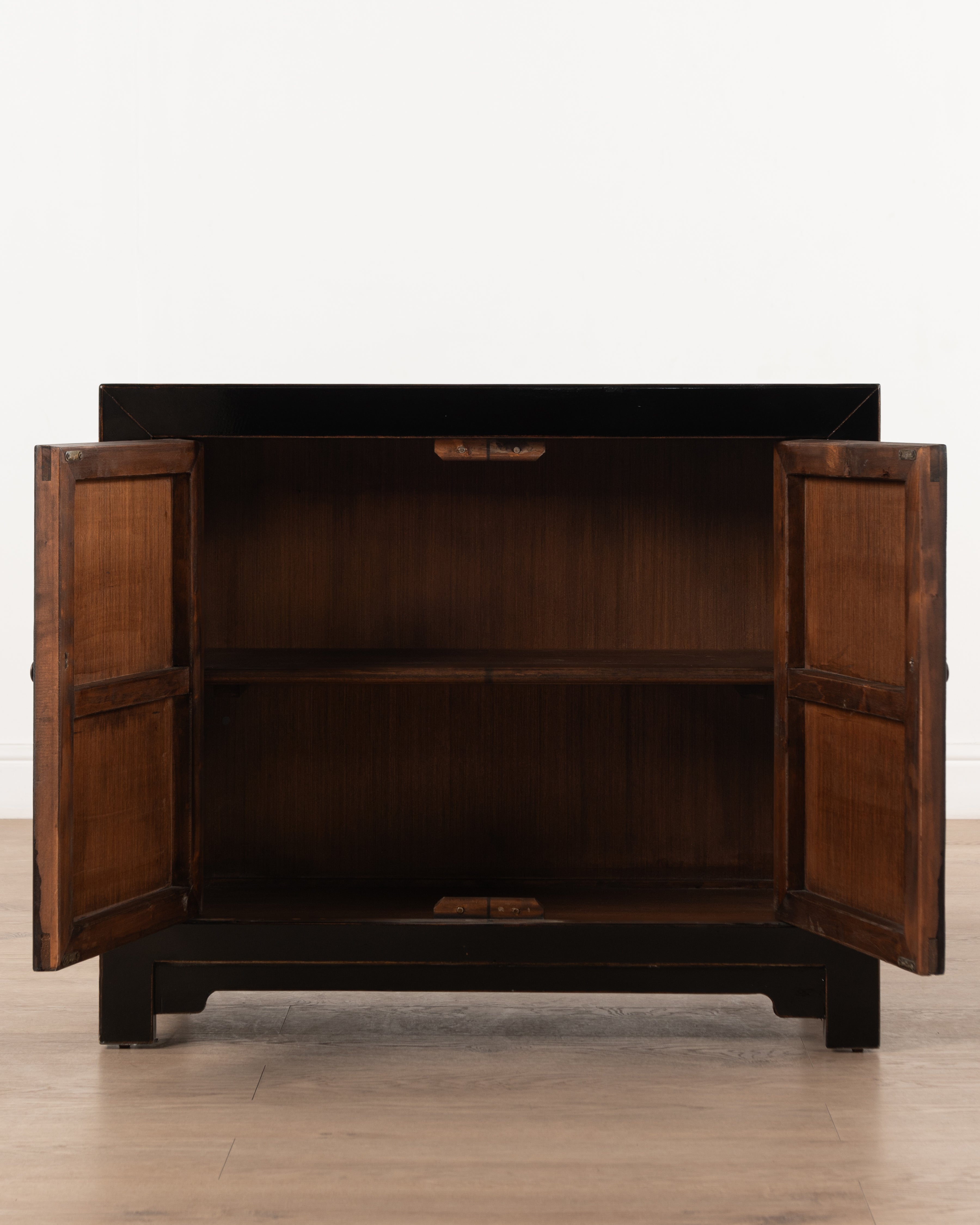 Indochine Chen Cabinet | Black