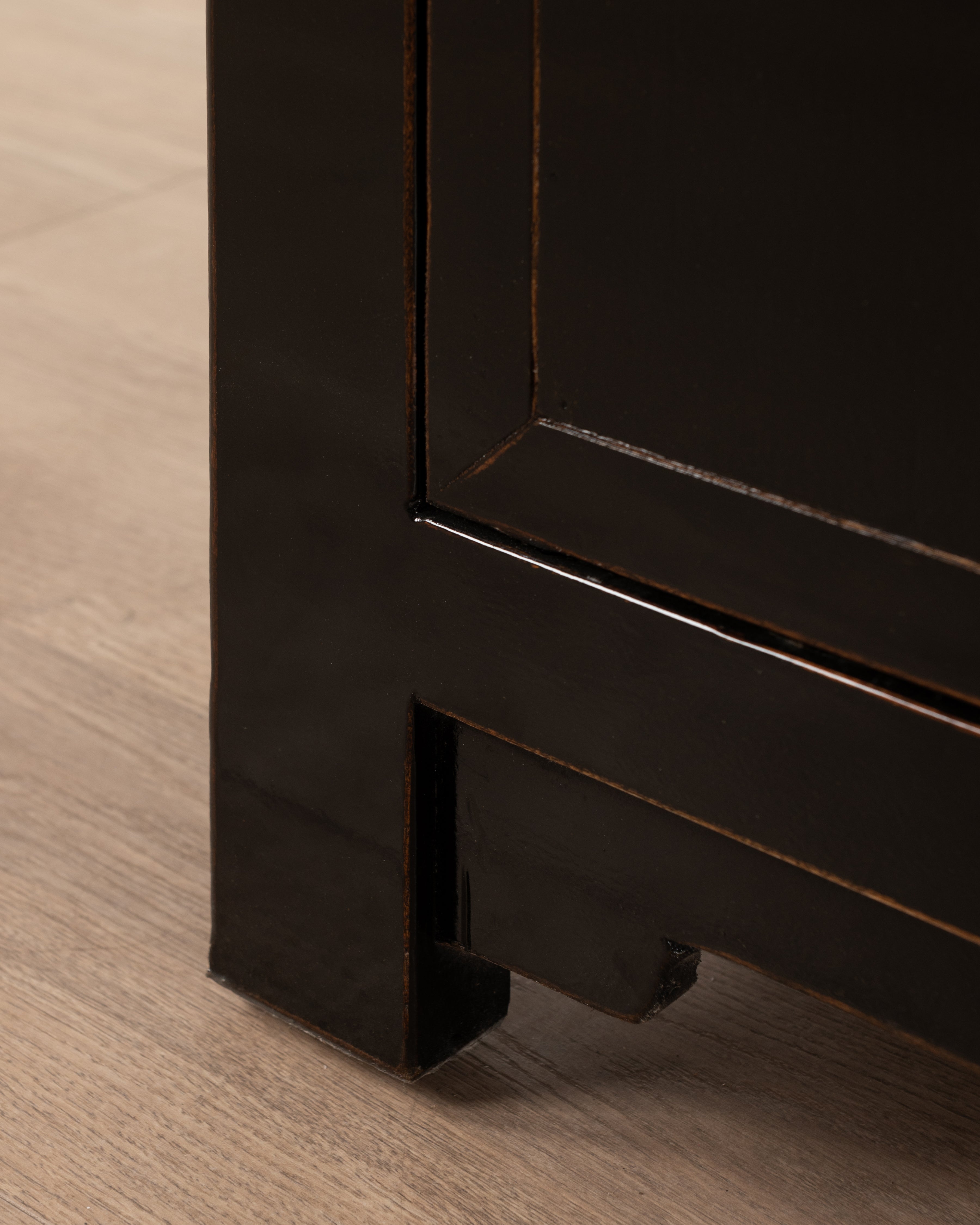 Indochine Chen Cabinet | Black