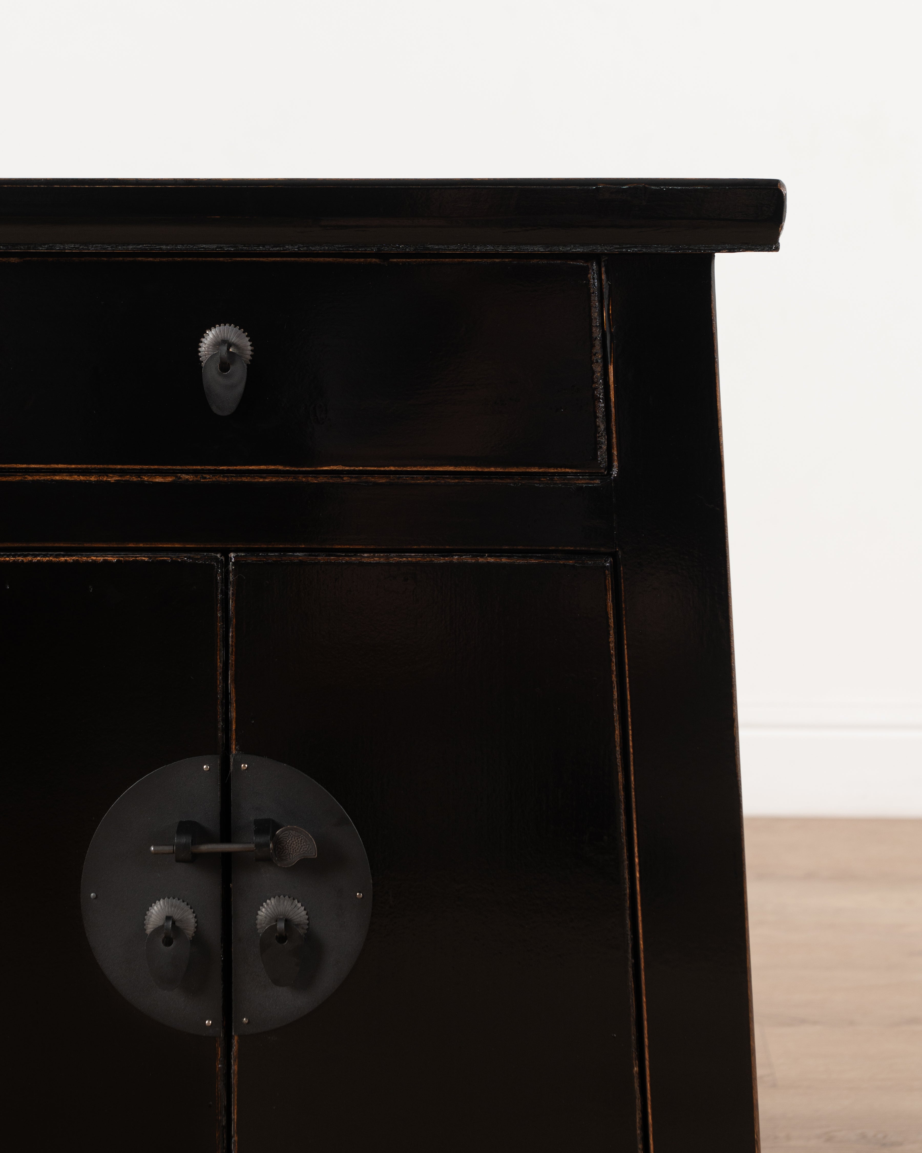 Indochine Otaru Cabinet | Black