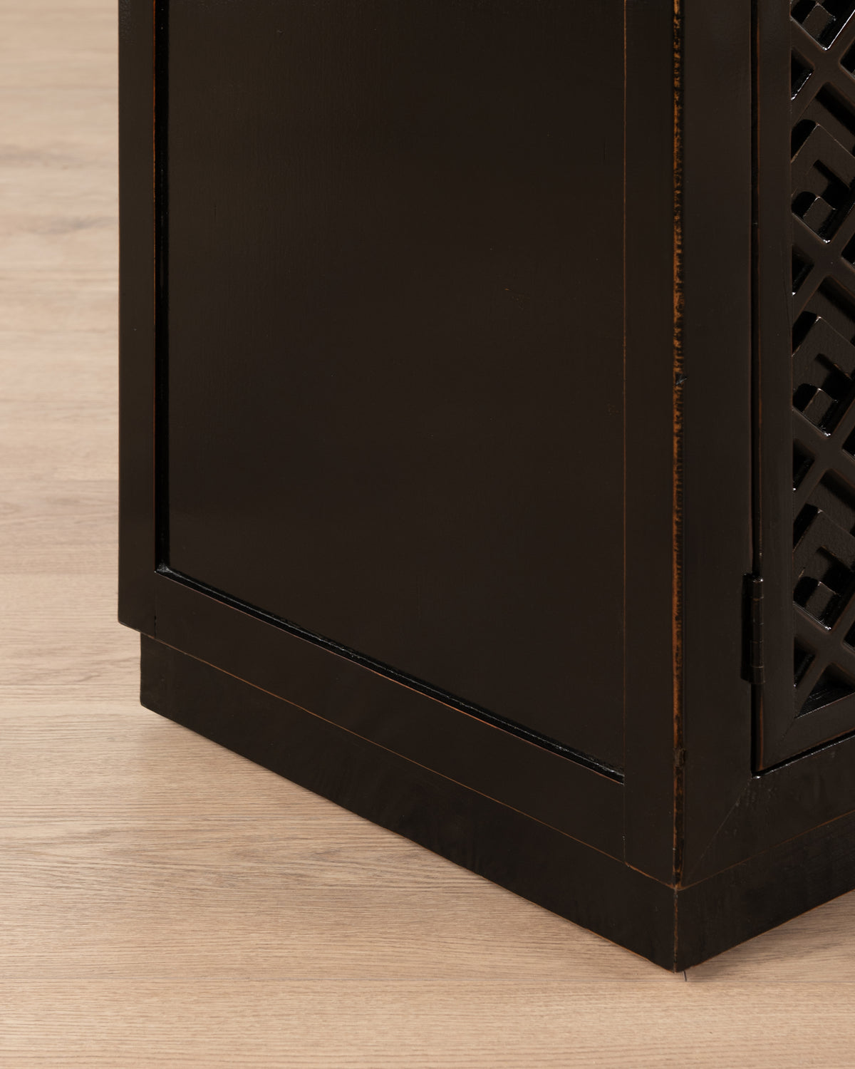 Indochine Feng Sideboard | Black