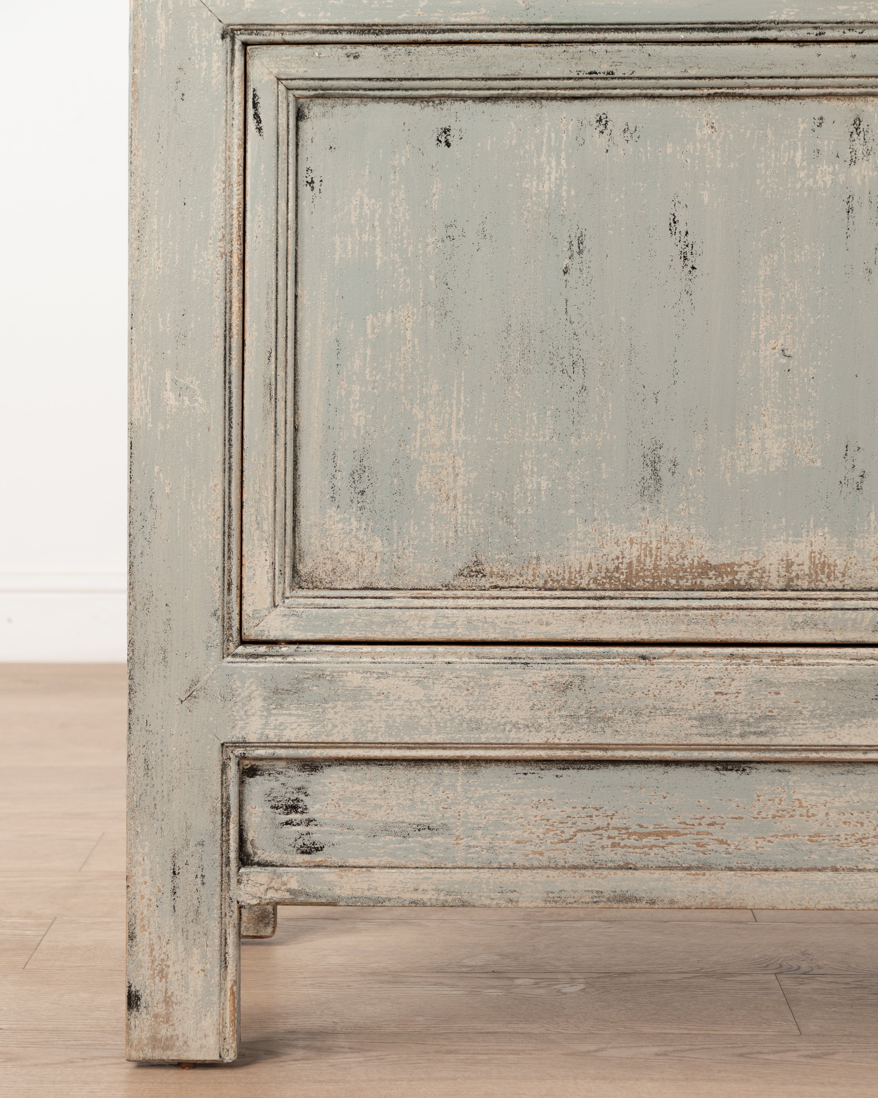 Indochine Yancheng Sideboard | Distressed Grey