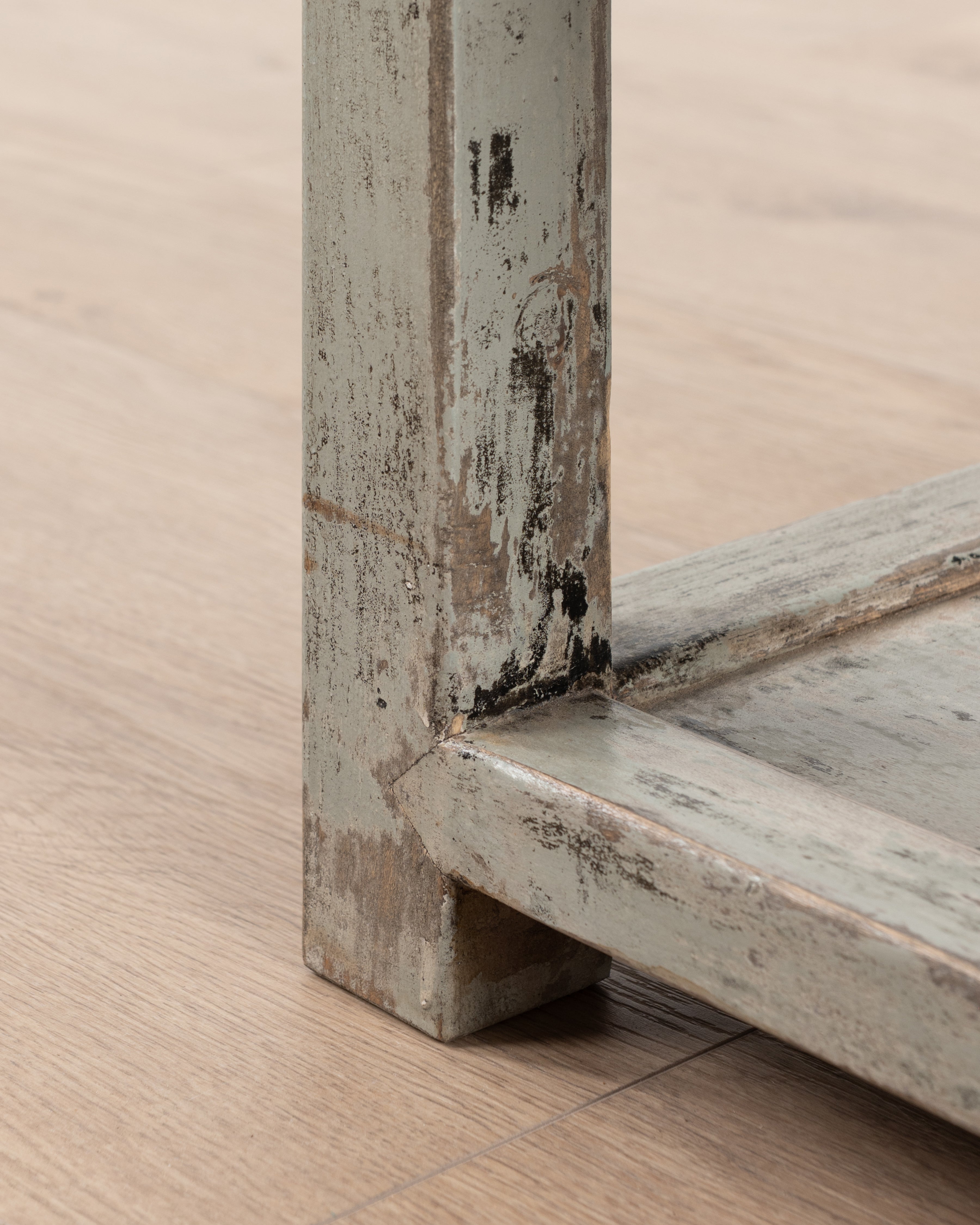Vosburg Bedside Table | Grey