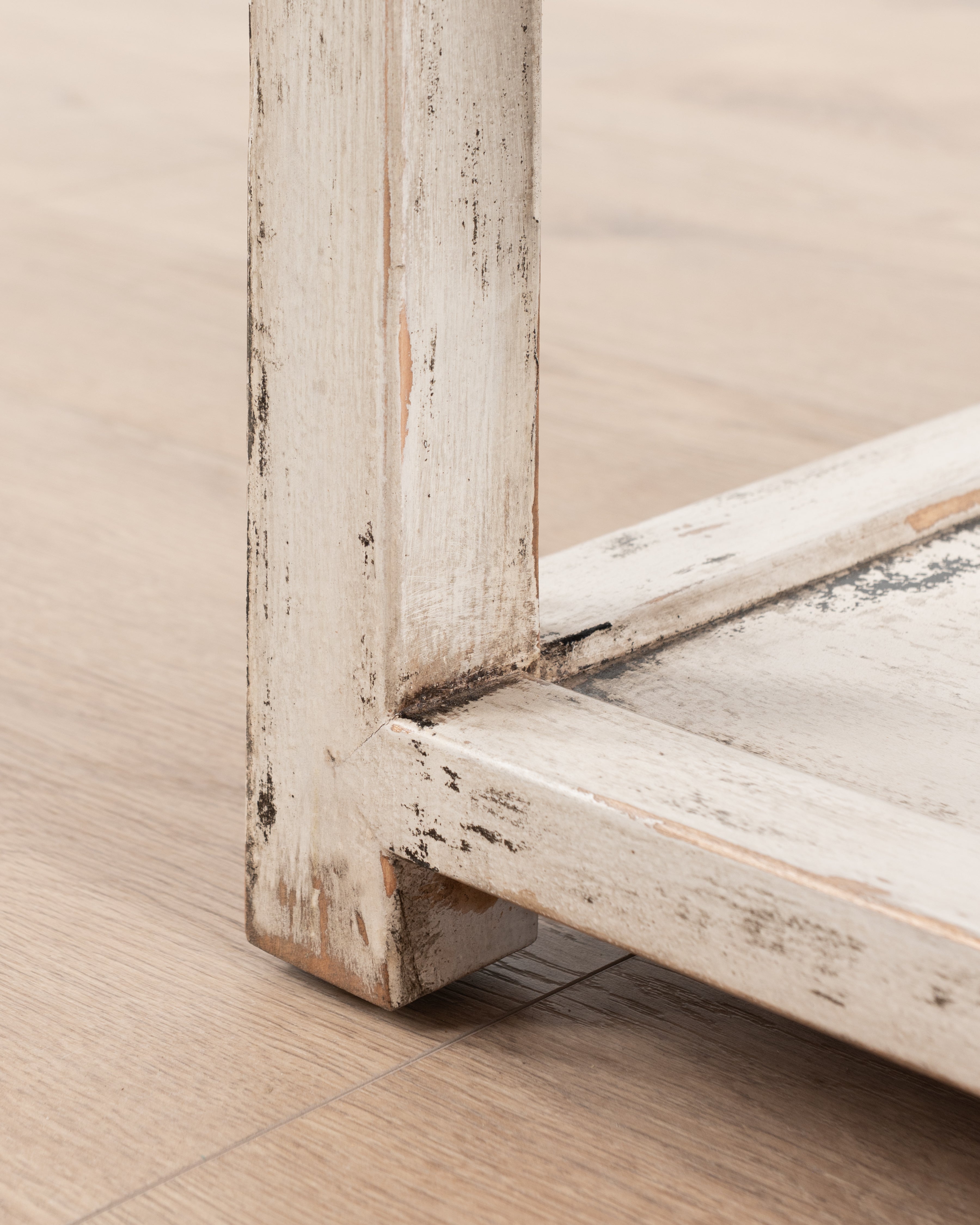 Vosburg Bedside Table | White